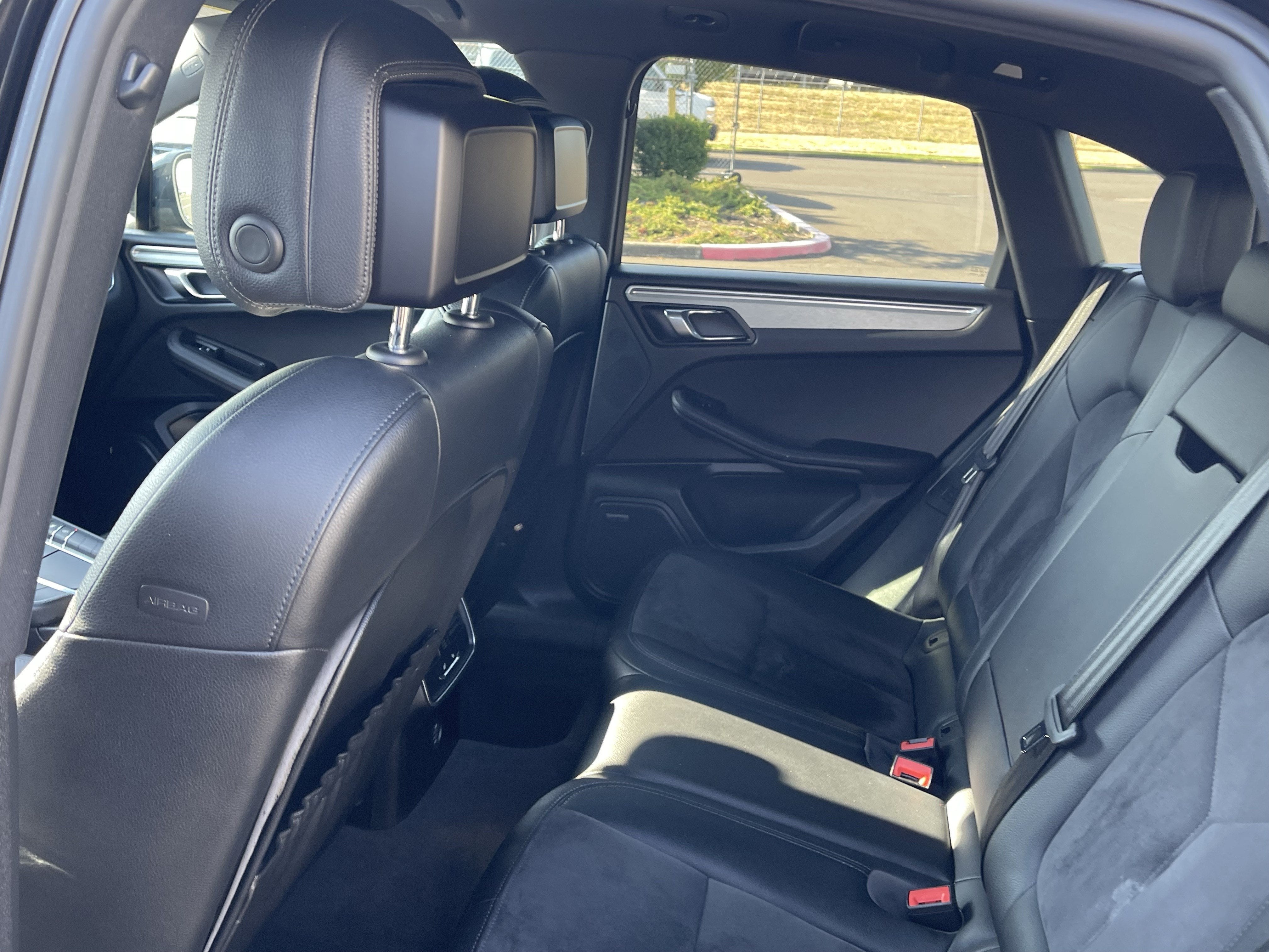 2017 Porsche Macan Base