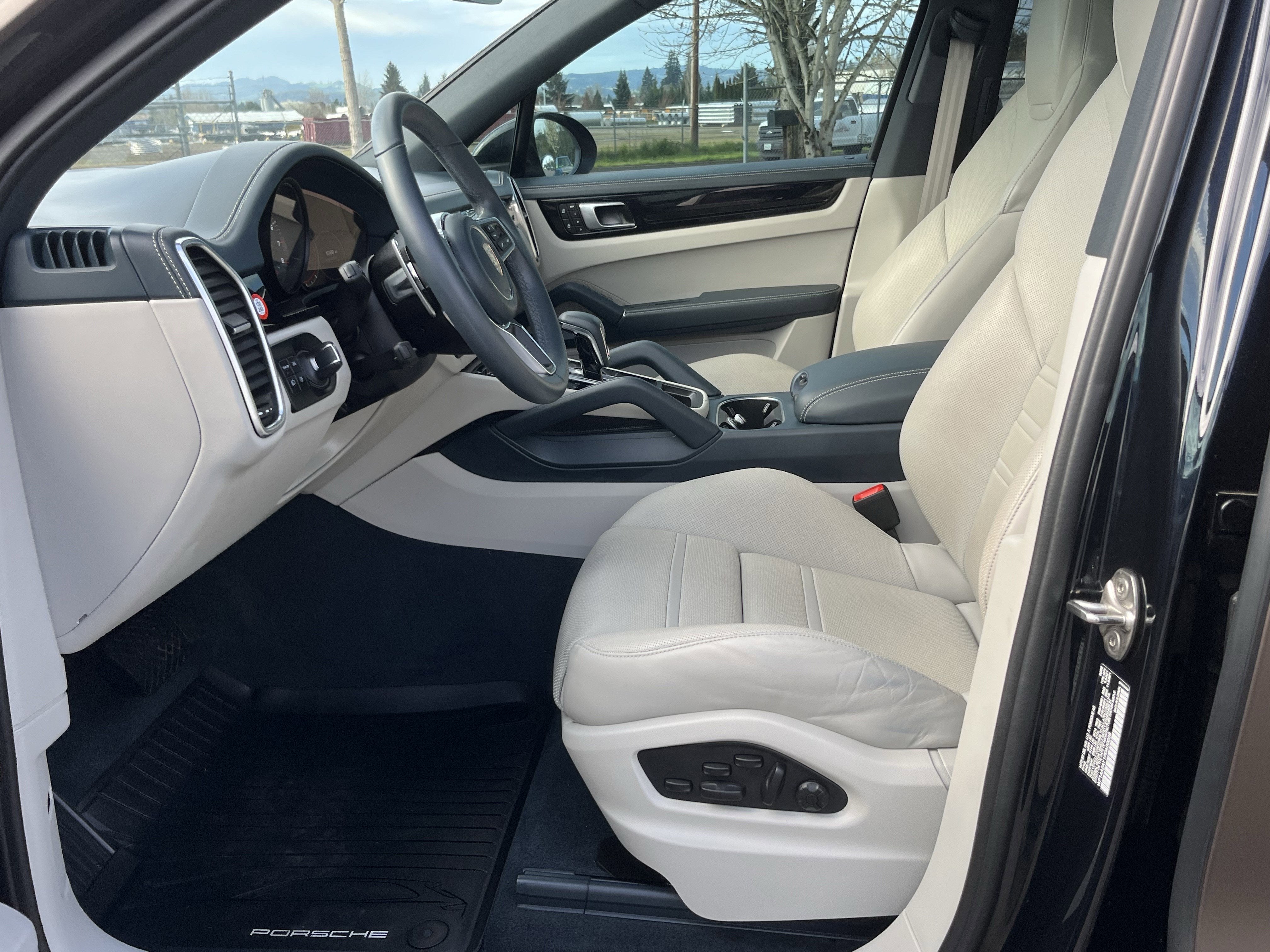 2023 Porsche Cayenne Platinum Edition