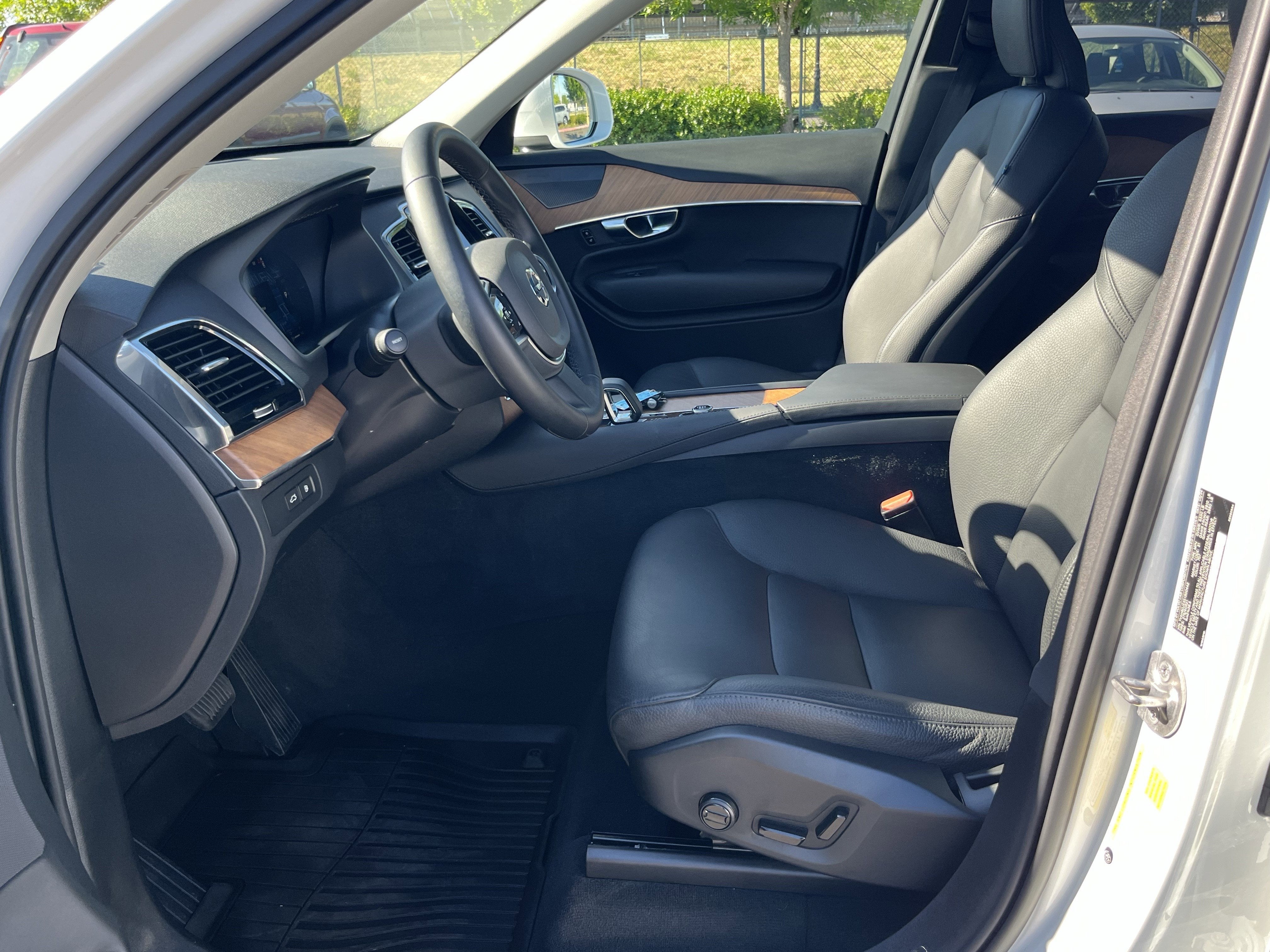 2025 Volvo XC90 Plug-In Hybrid Plus