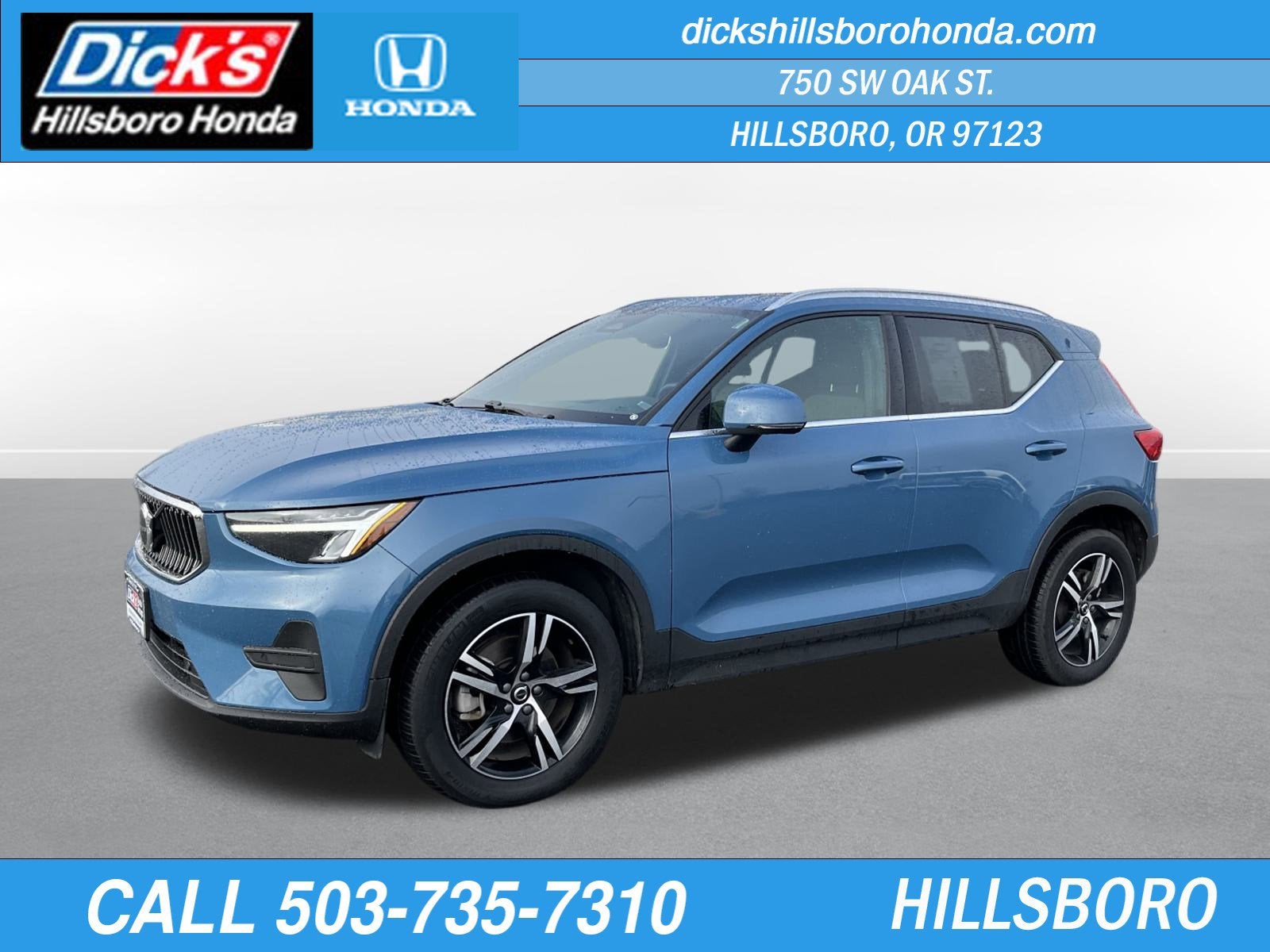 2024 Volvo XC40 Core Bright Theme