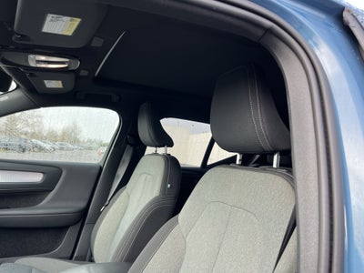 2024 Volvo XC40 Core Bright Theme
