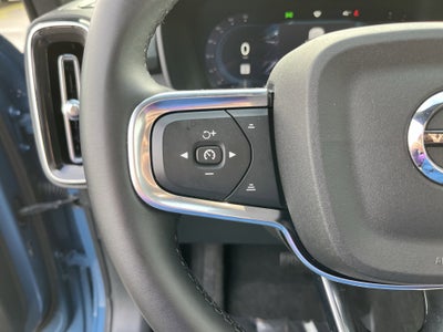 2024 Volvo XC40 Core Bright Theme