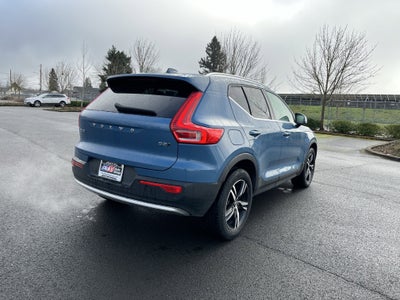 2024 Volvo XC40 Core Bright Theme