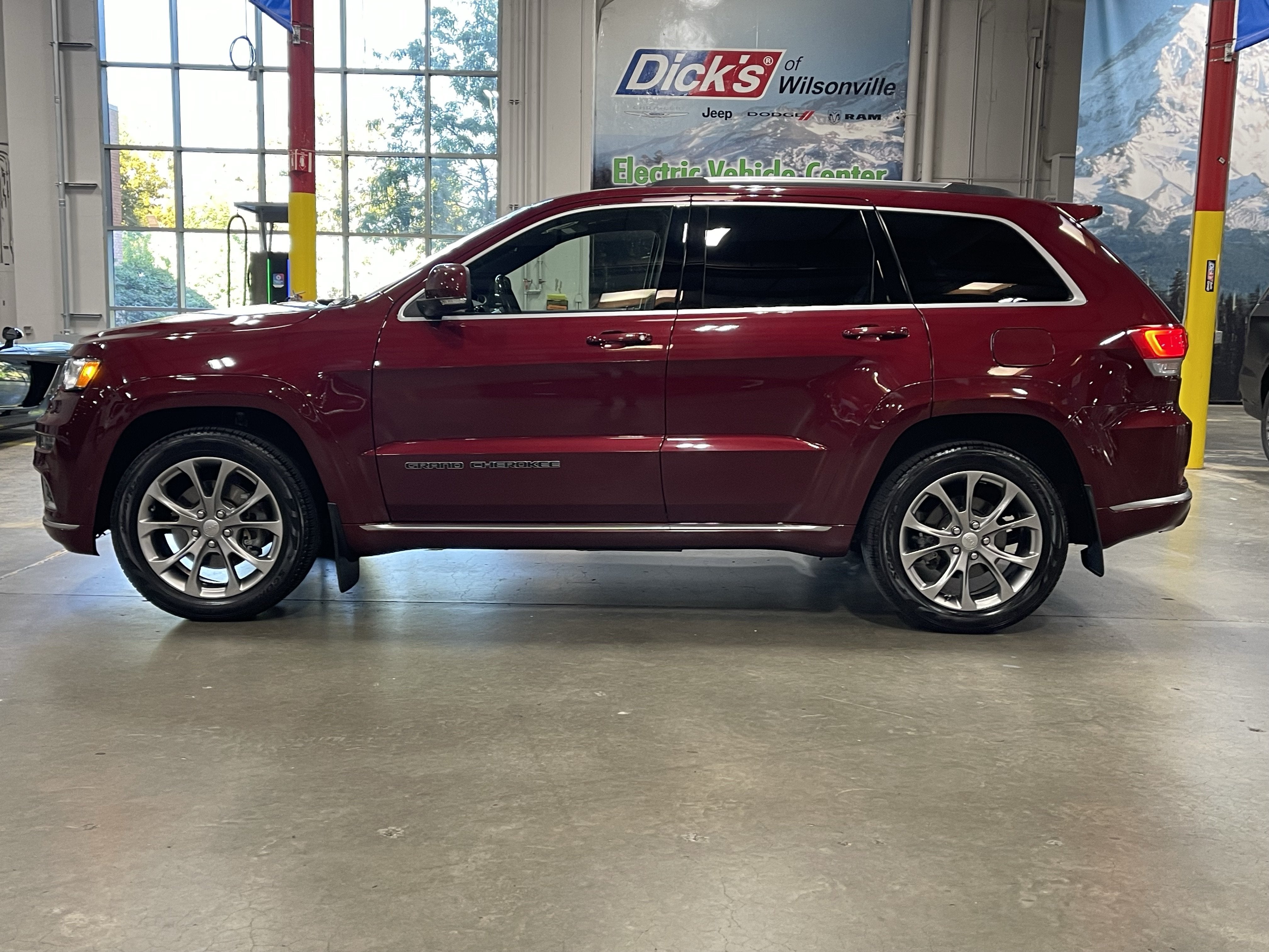 2021 Jeep Grand Cherokee Summit