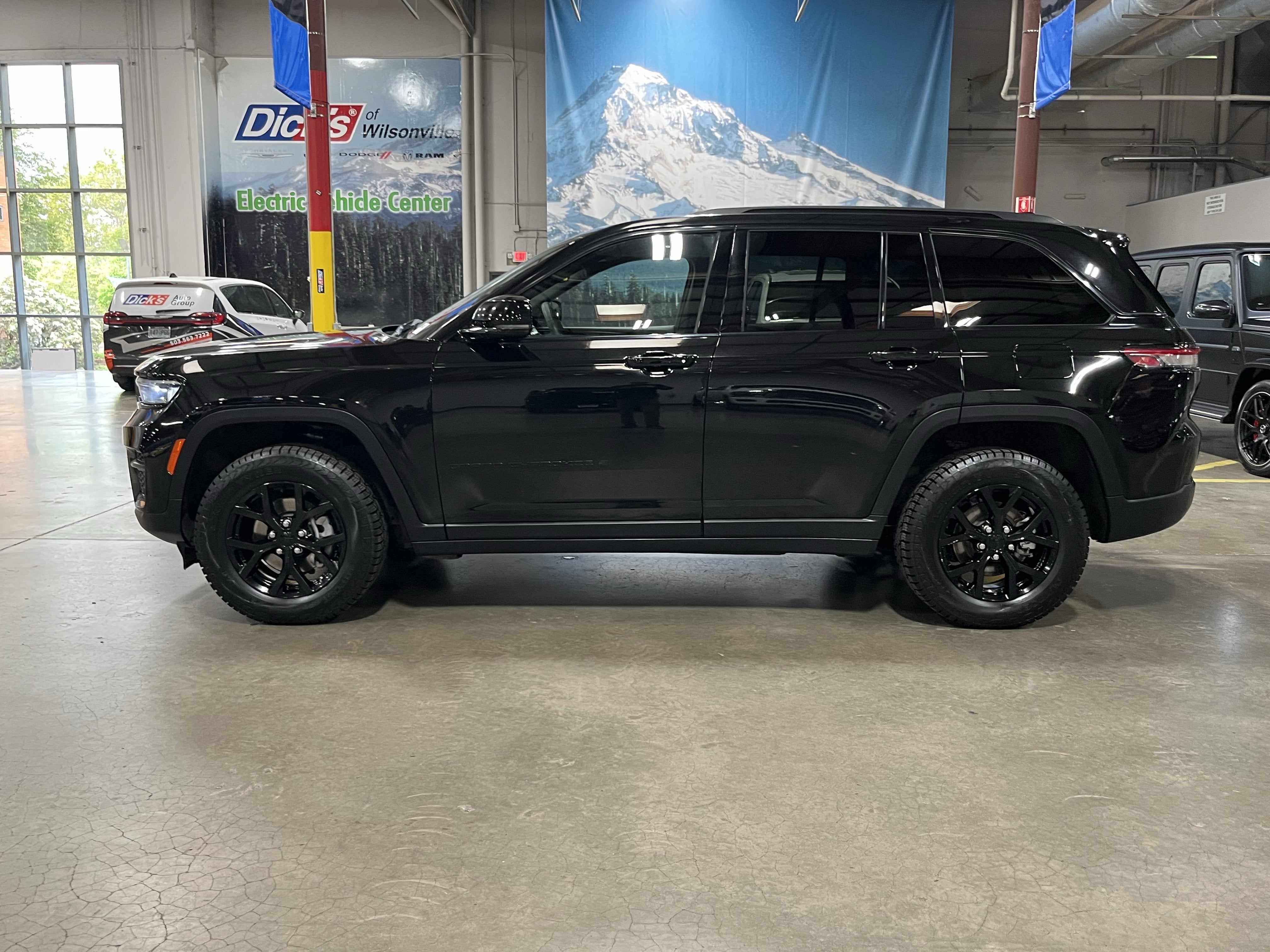 2024 Jeep Grand Cherokee Altitude