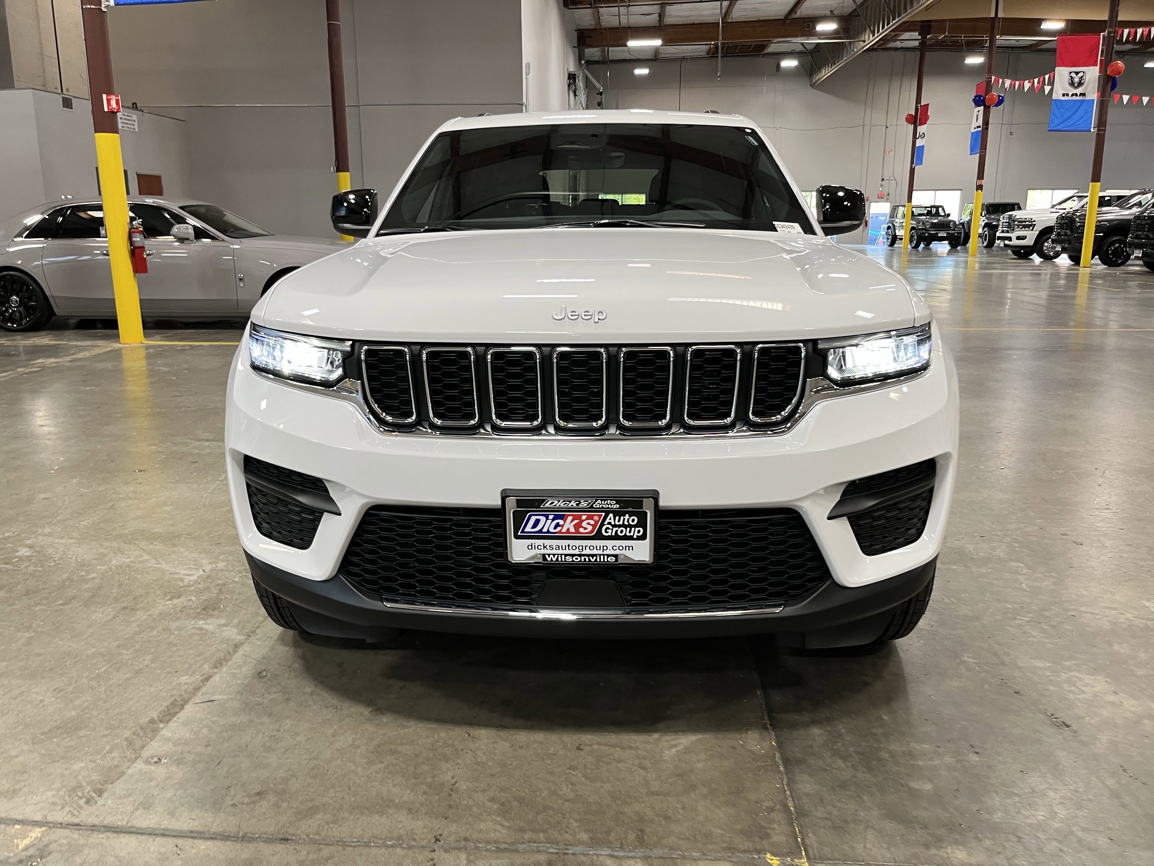 2025 Jeep Grand Cherokee Laredo