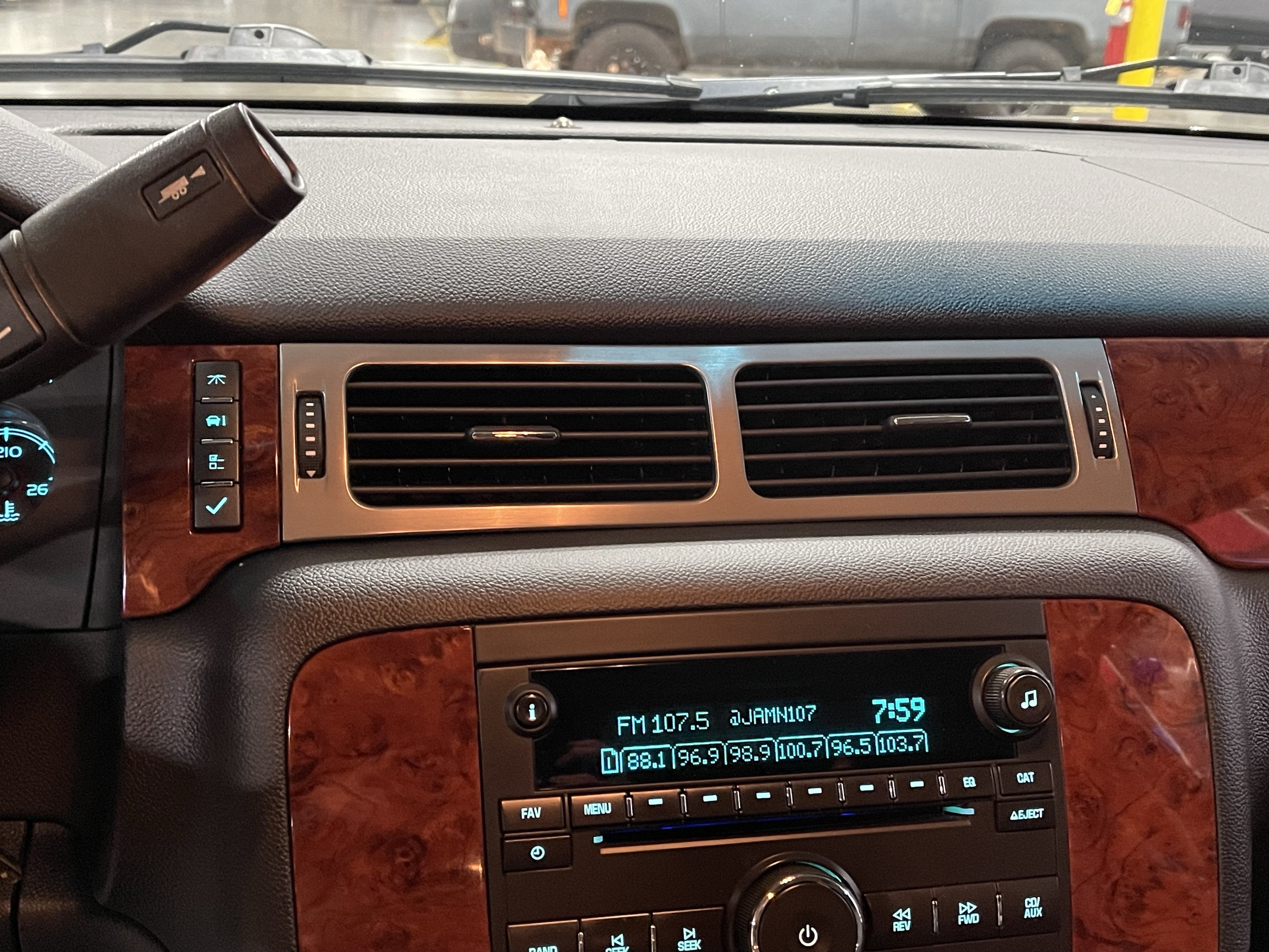 2011 Chevrolet Suburban 1500 LT