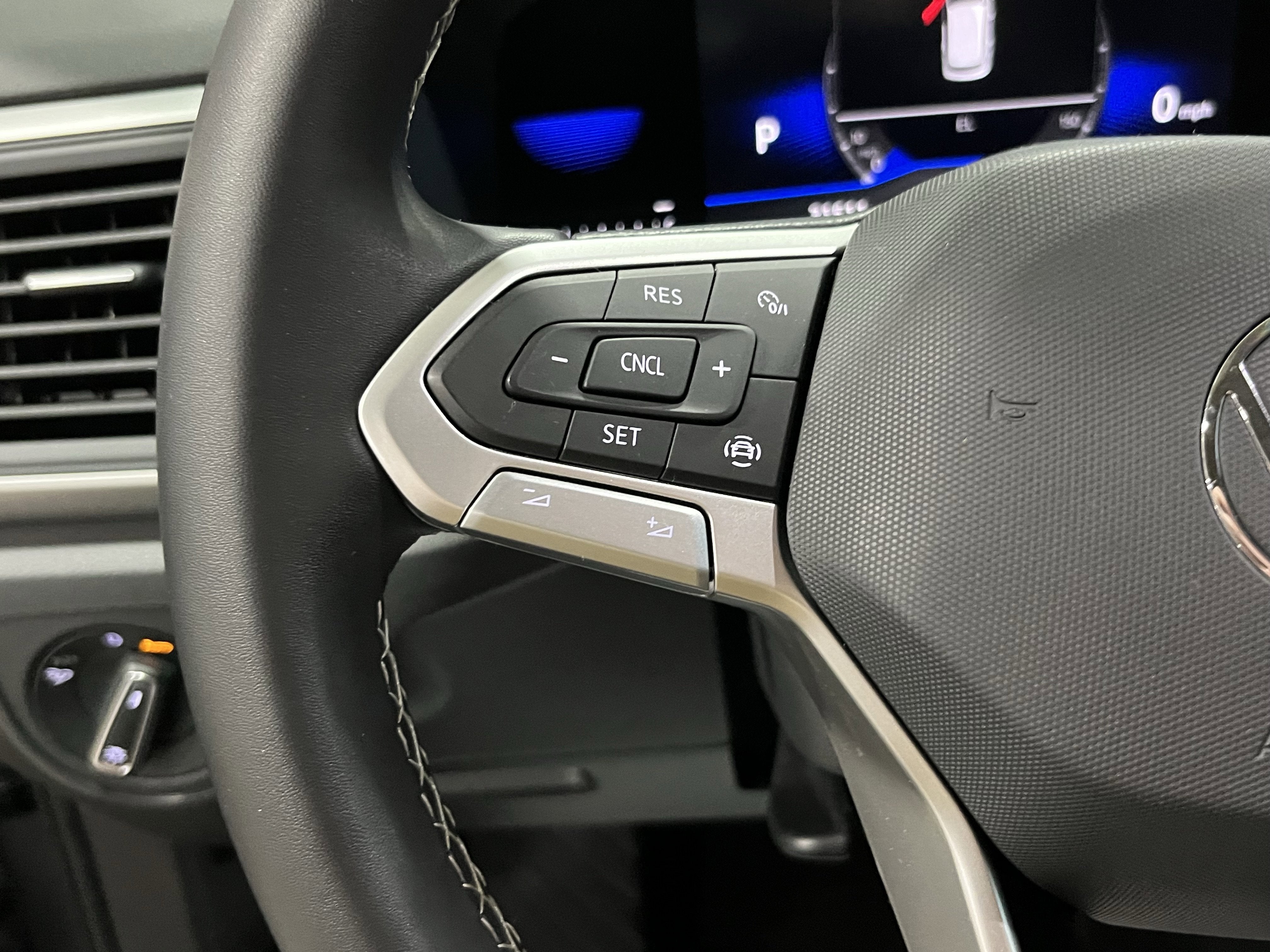 2023 Volkswagen Atlas 2.0T SE