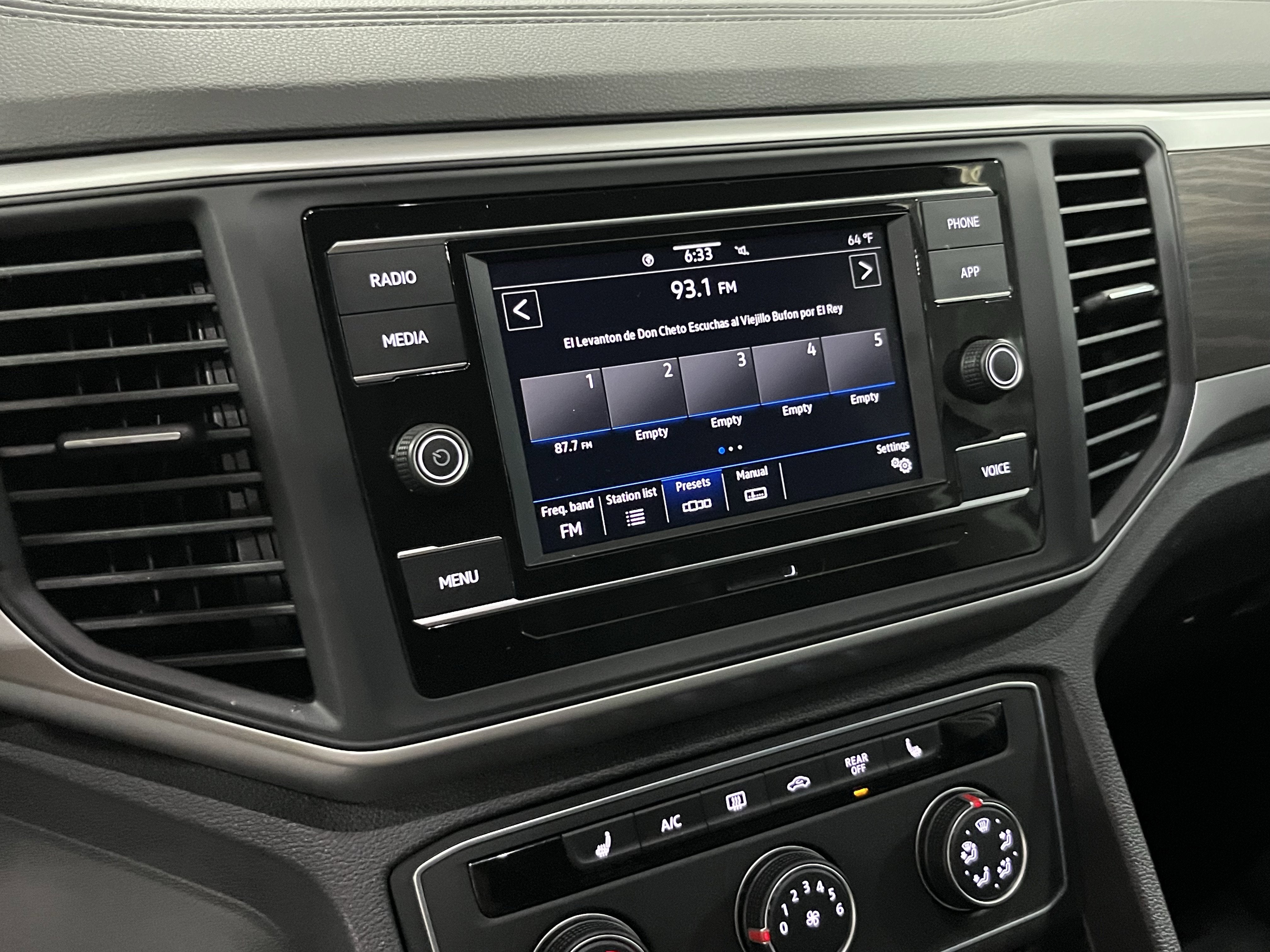 2023 Volkswagen Atlas 2.0T SE