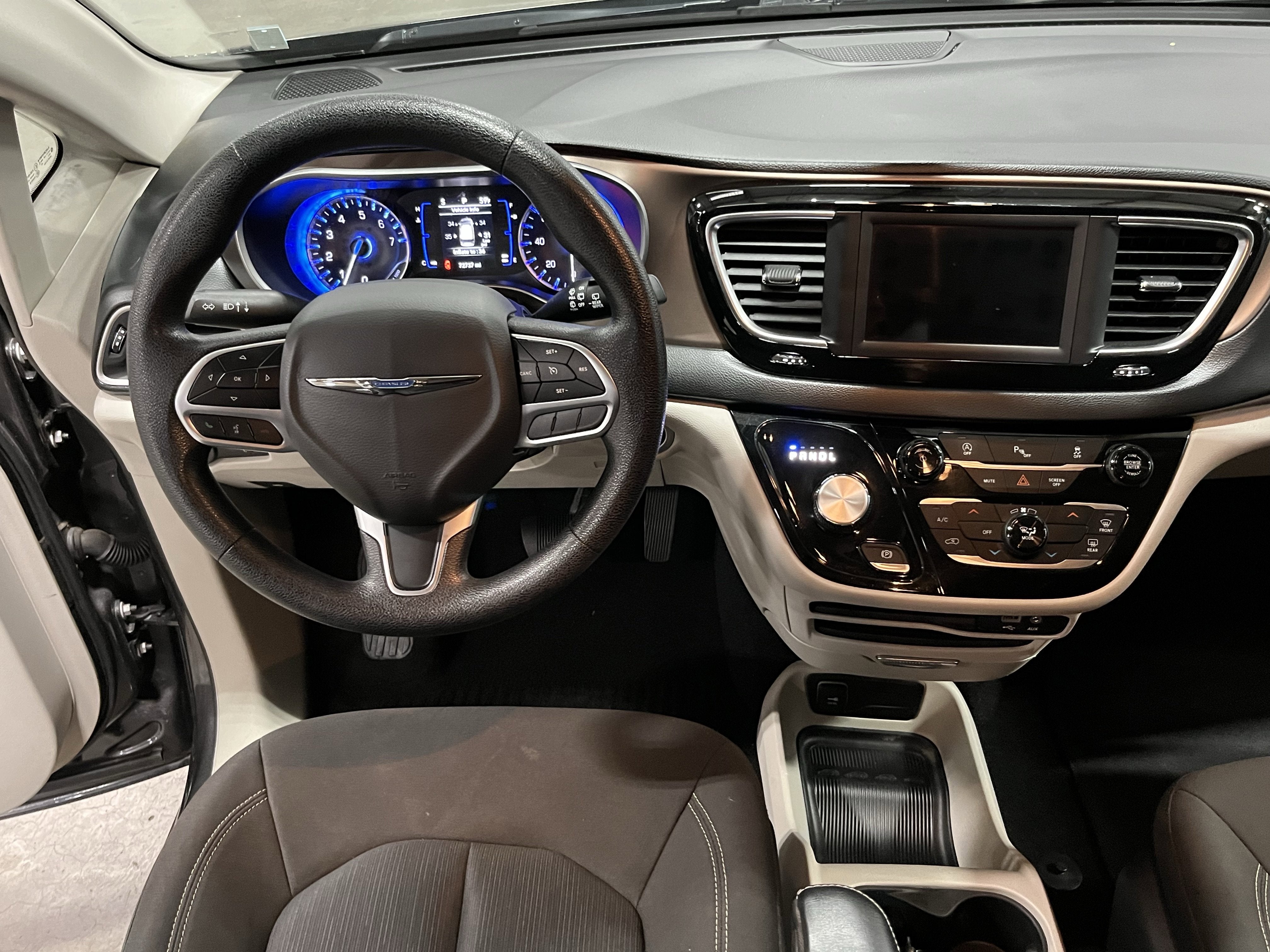 2020 Chrysler Voyager L