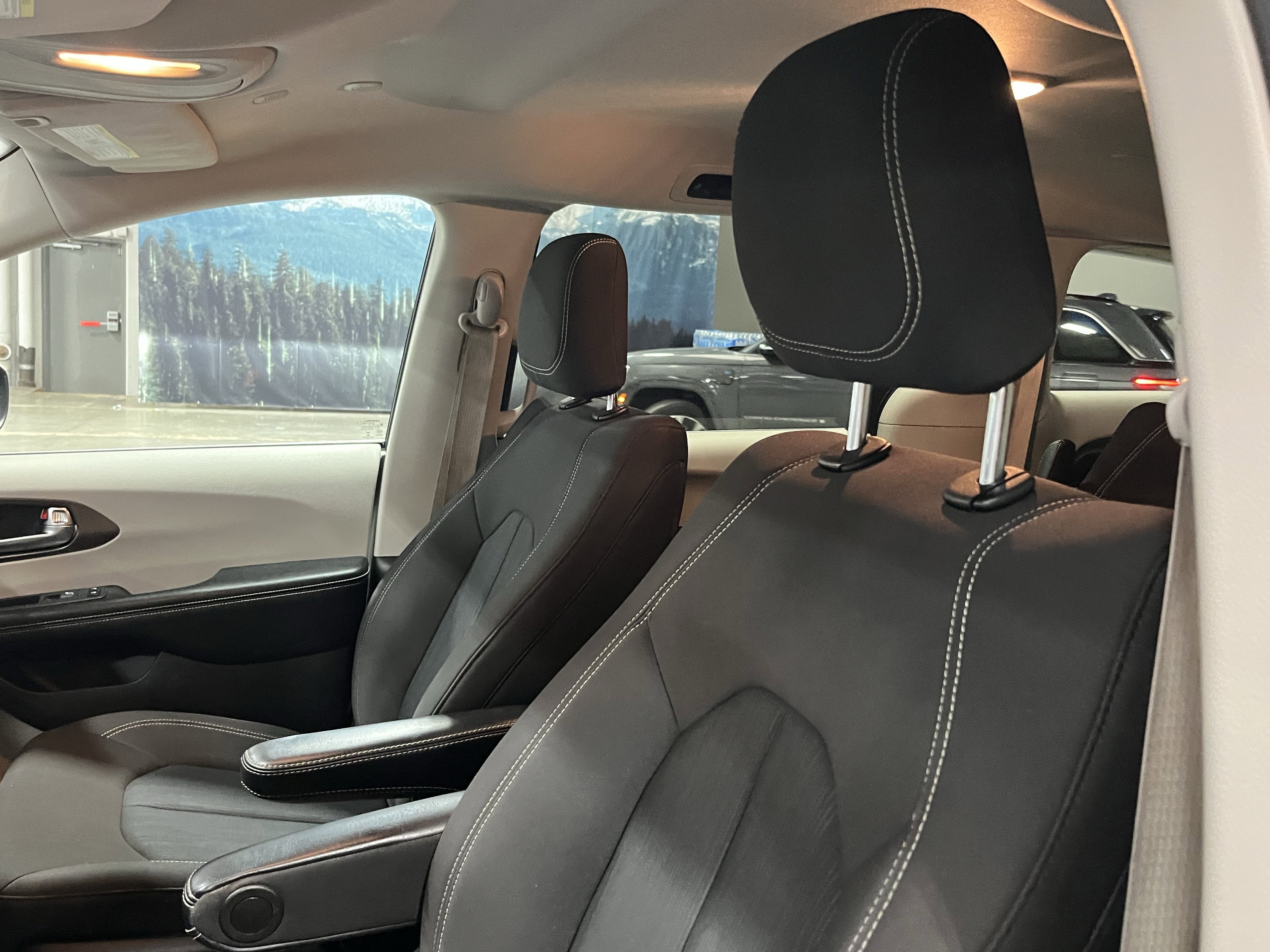 2020 Chrysler Voyager L