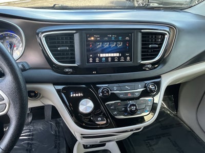 2020 Chrysler Voyager L