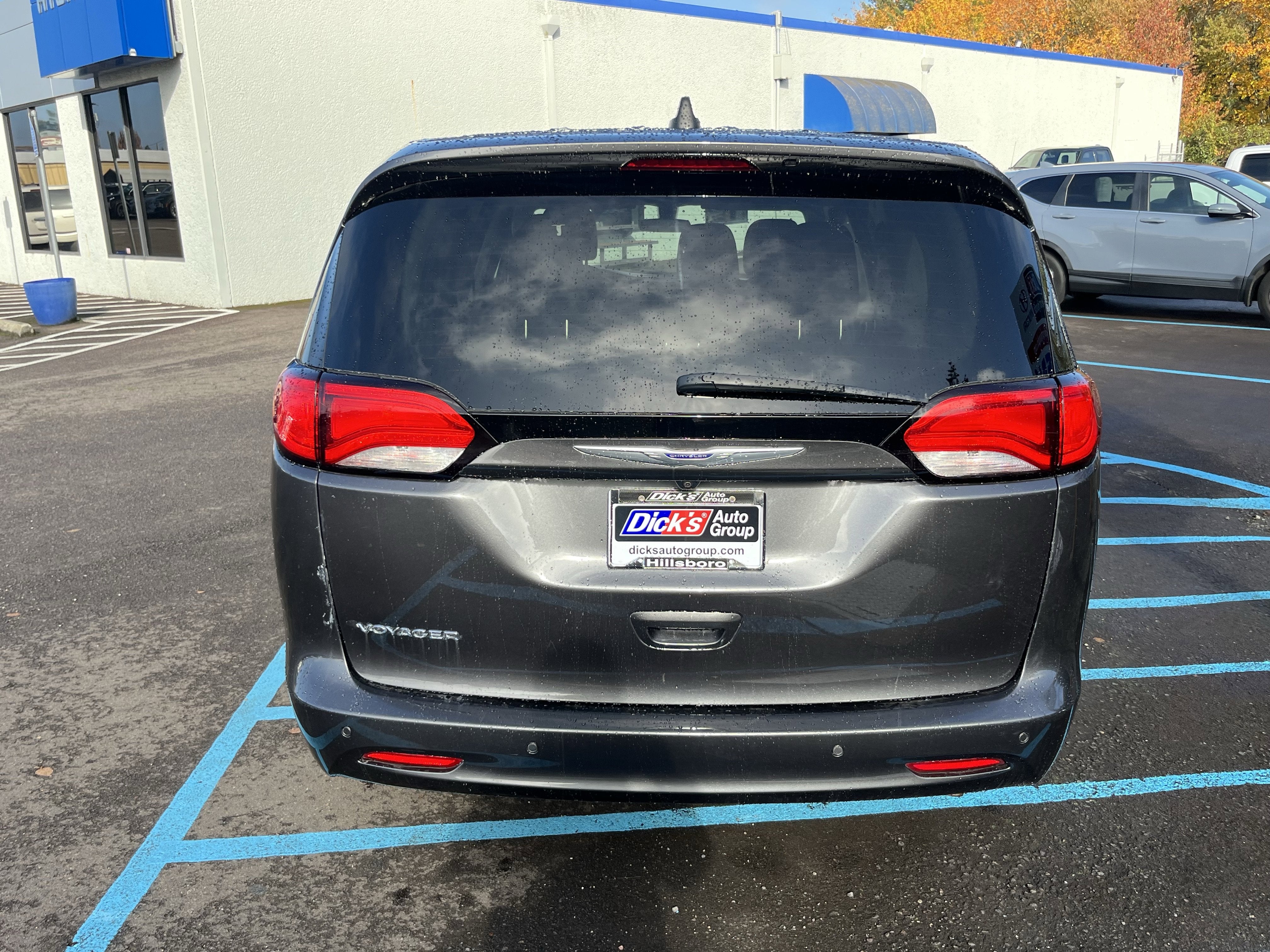 2020 Chrysler Voyager L