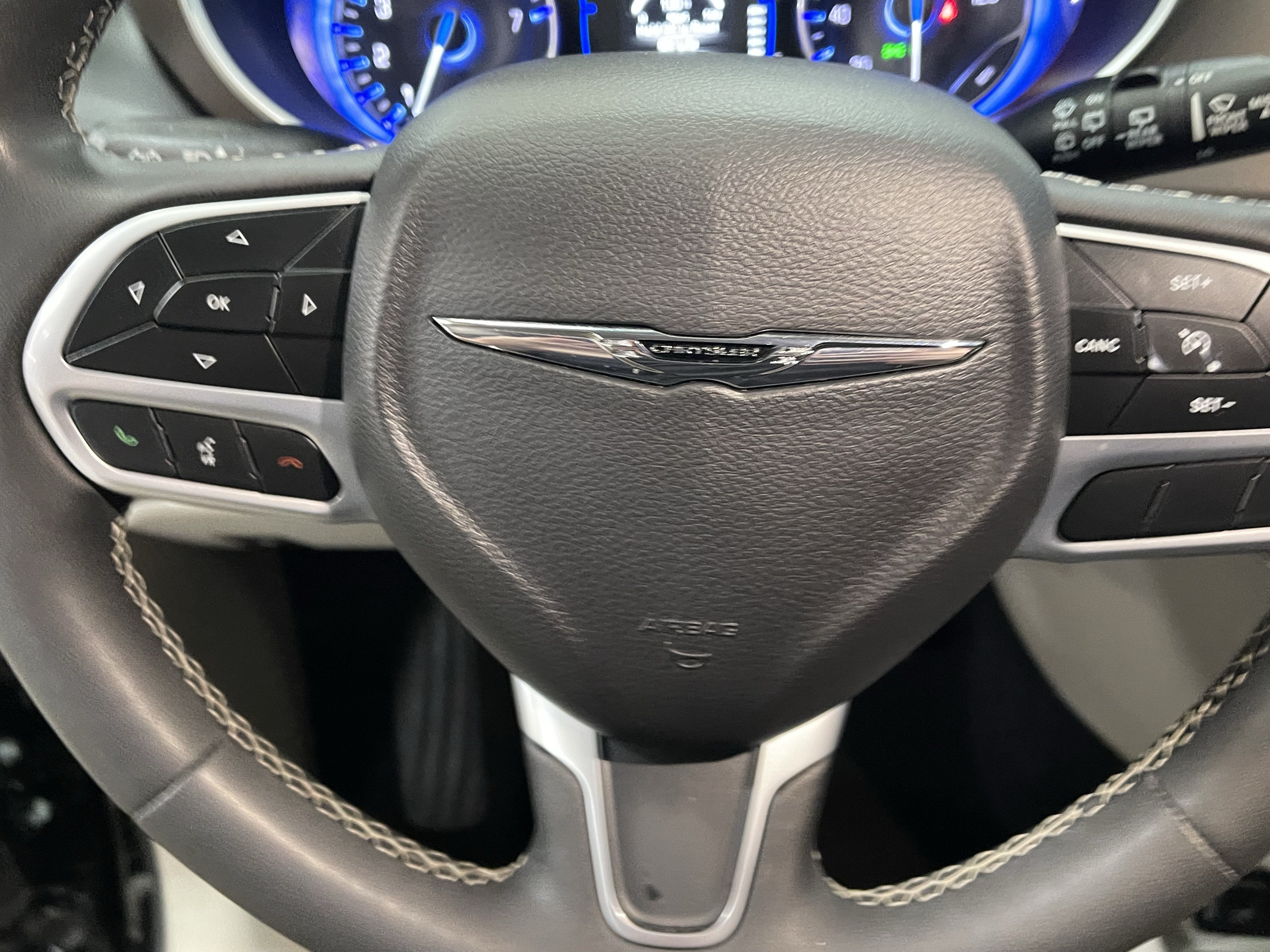 2024 Chrysler Voyager LX