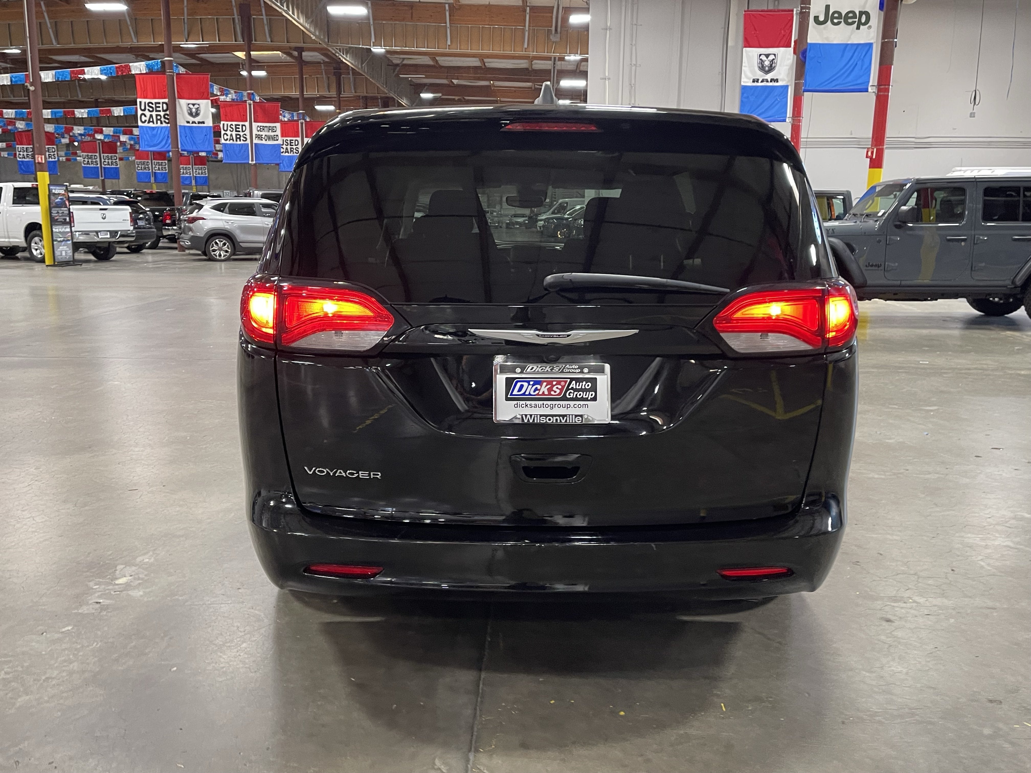 2024 Chrysler Voyager LX