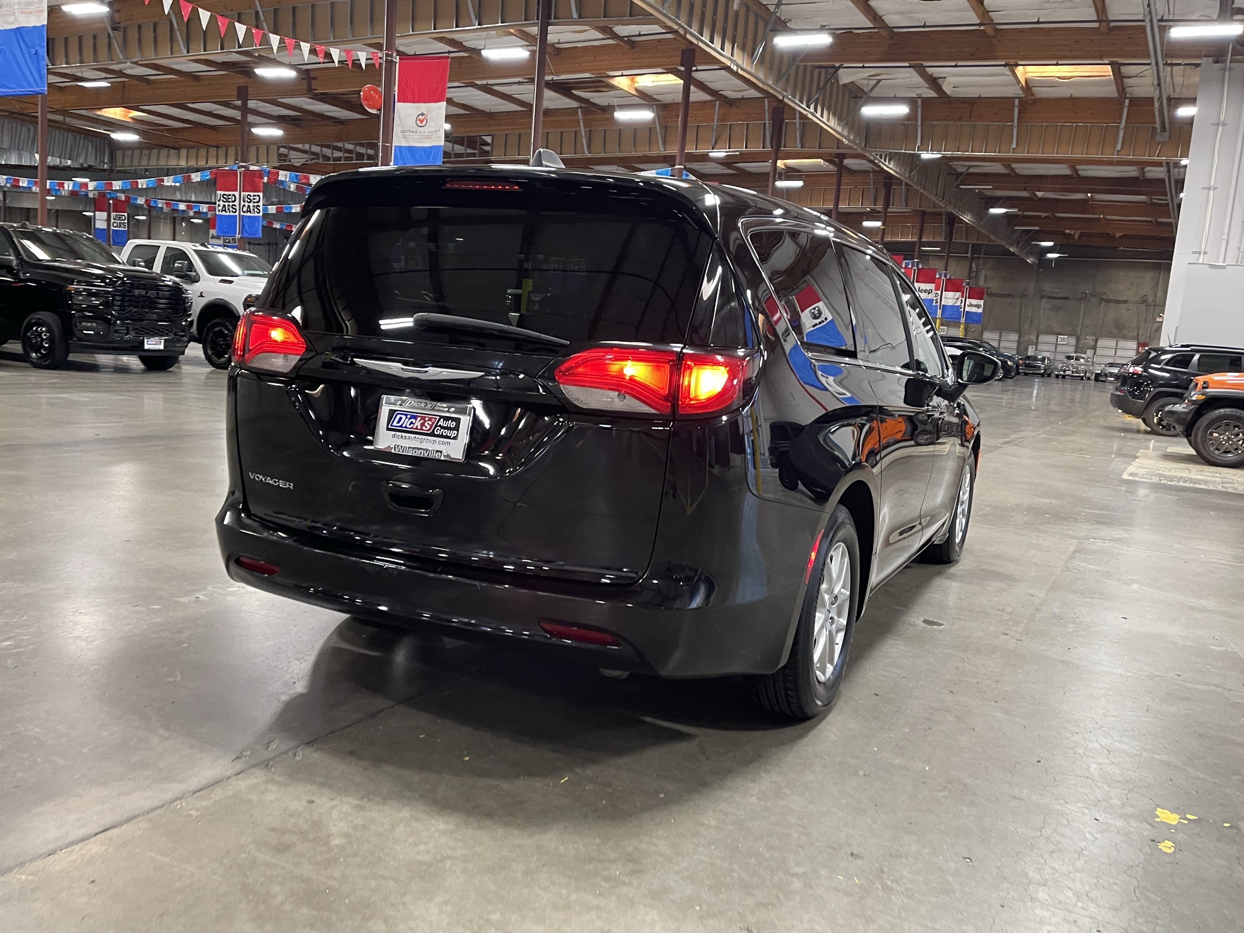 2024 Chrysler Voyager LX