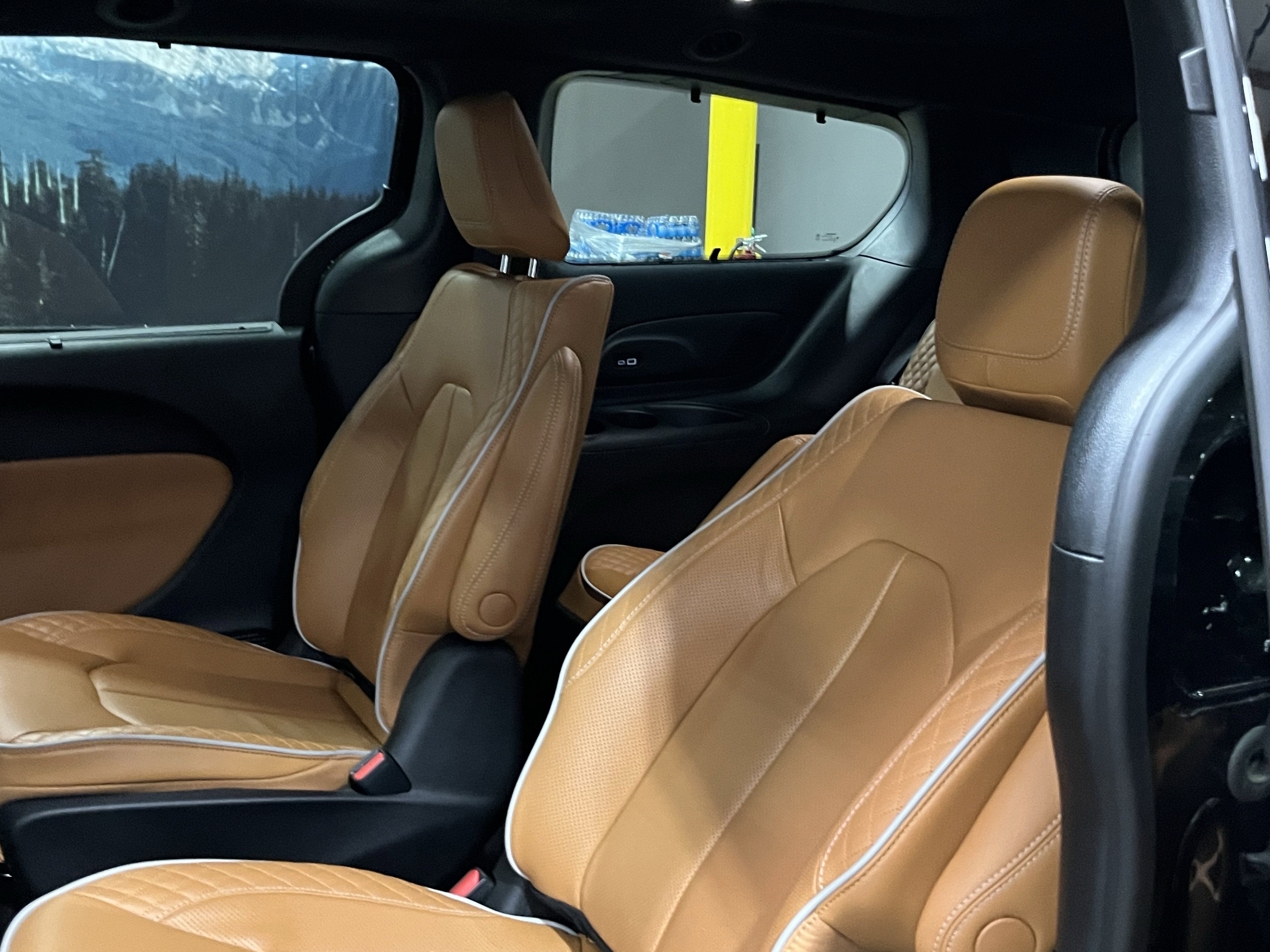 2023 Chrysler Pacifica Hybrid Pinnacle