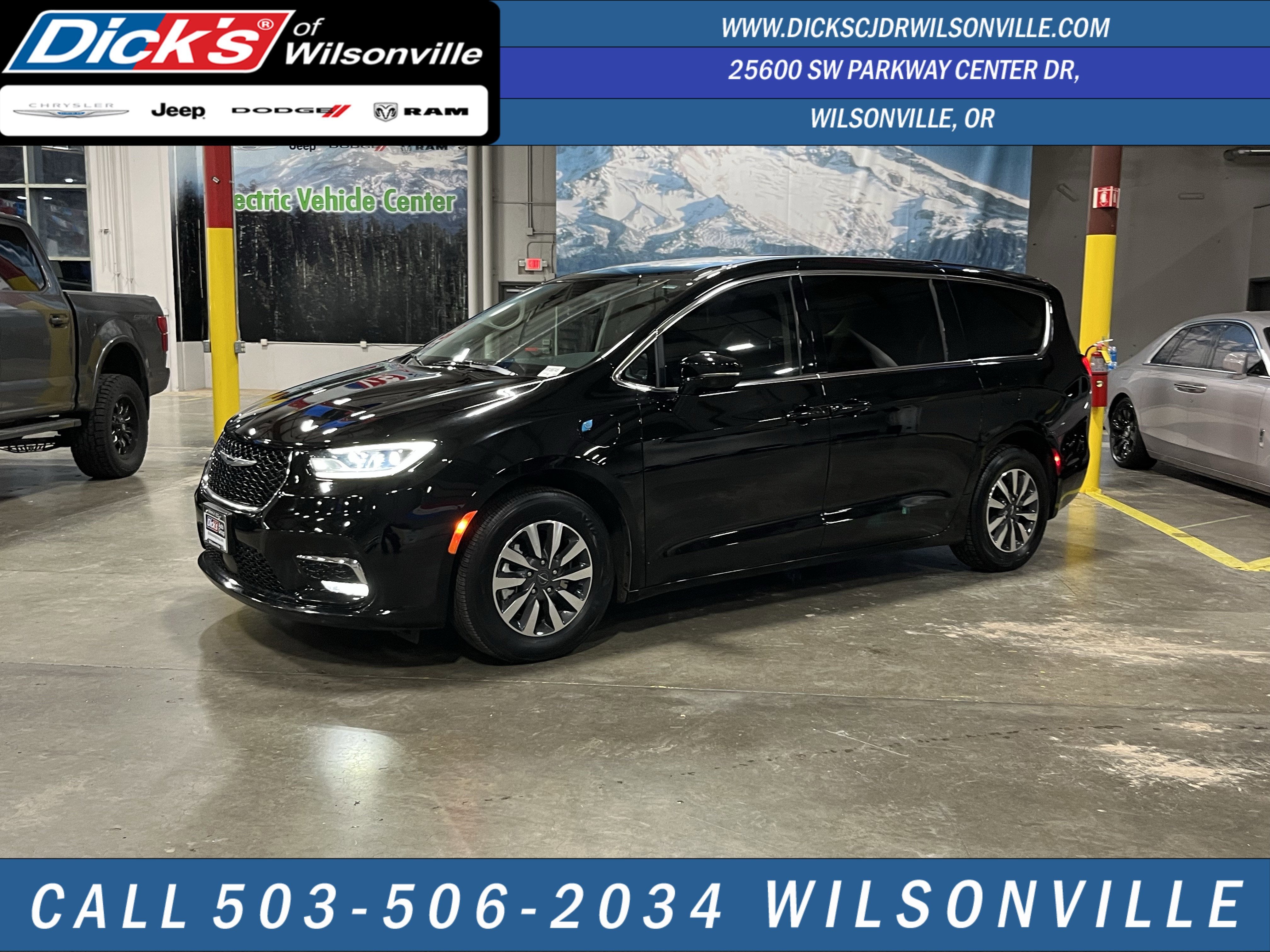 2024 Chrysler Pacifica Hybrid Select