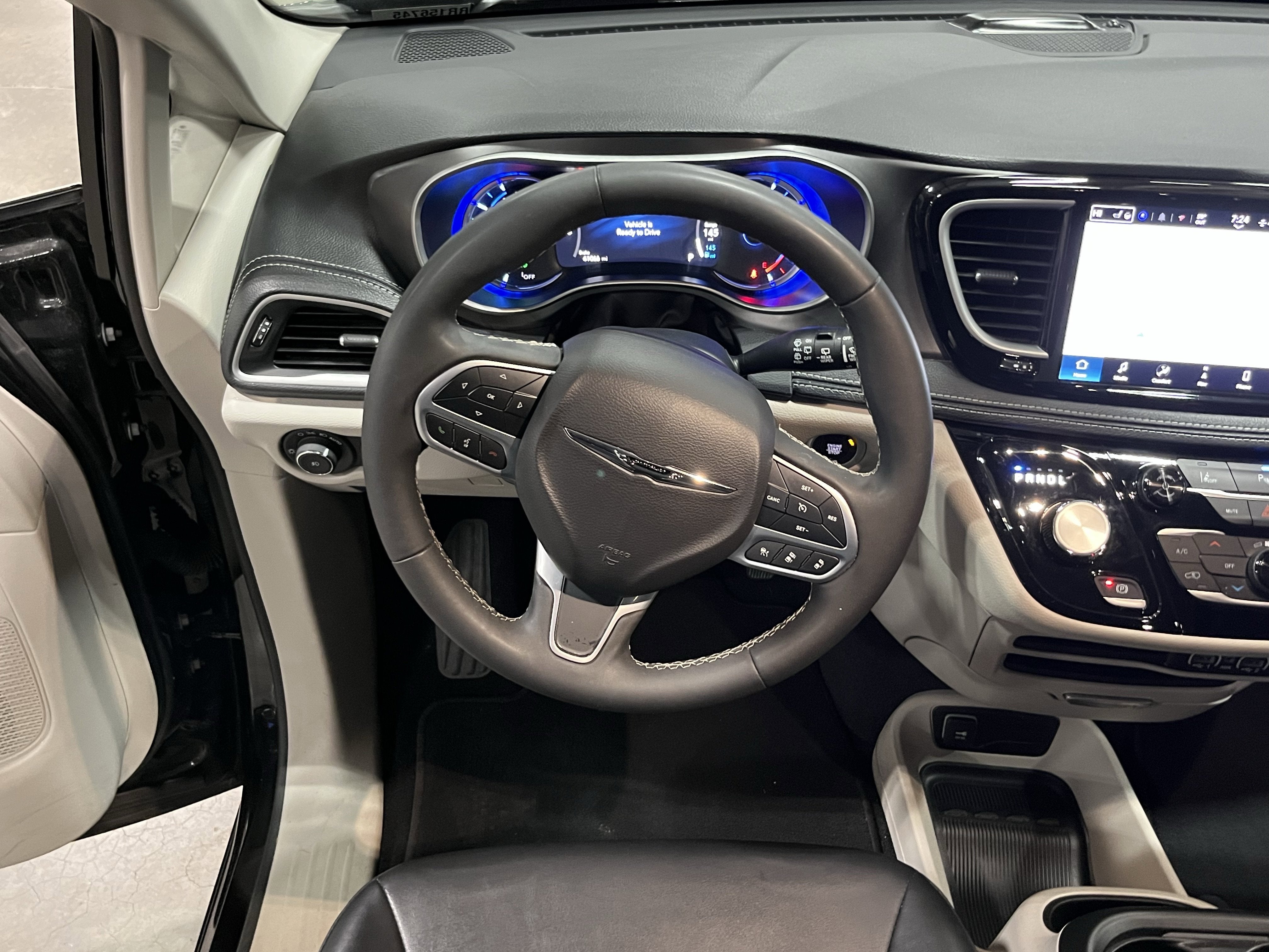 2024 Chrysler Pacifica Hybrid Select