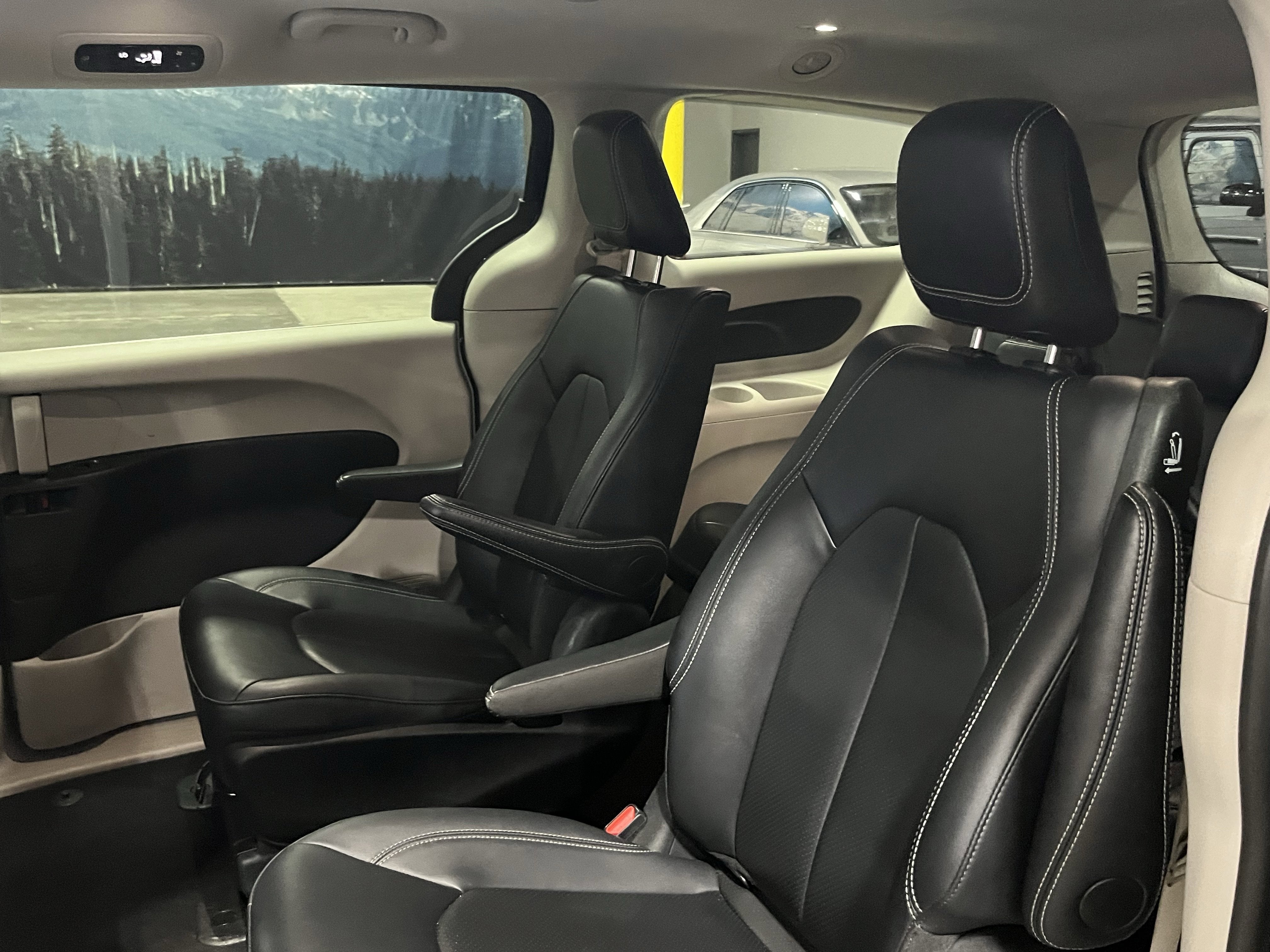 2024 Chrysler Pacifica Hybrid Select