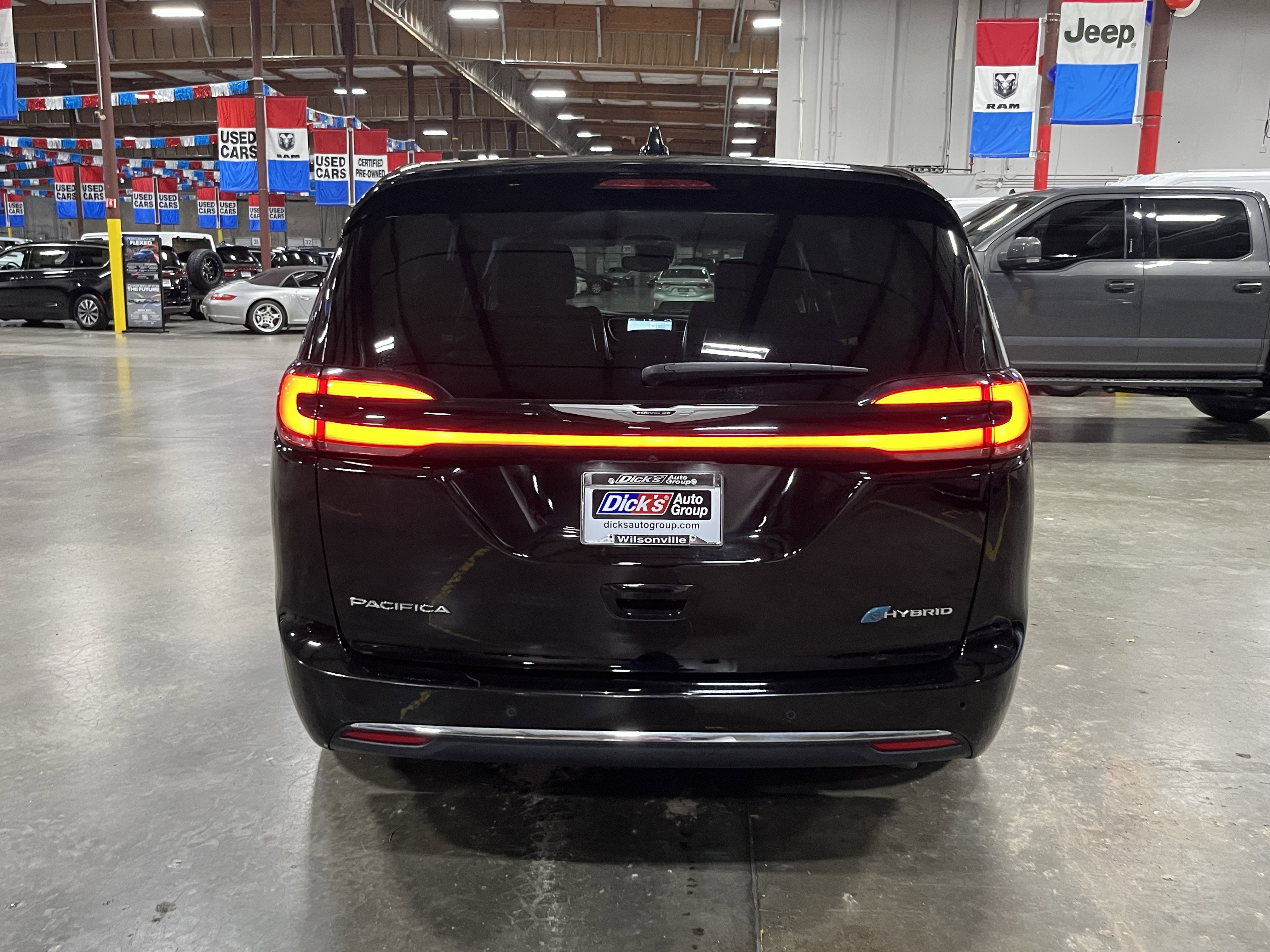 2024 Chrysler Pacifica Hybrid Select