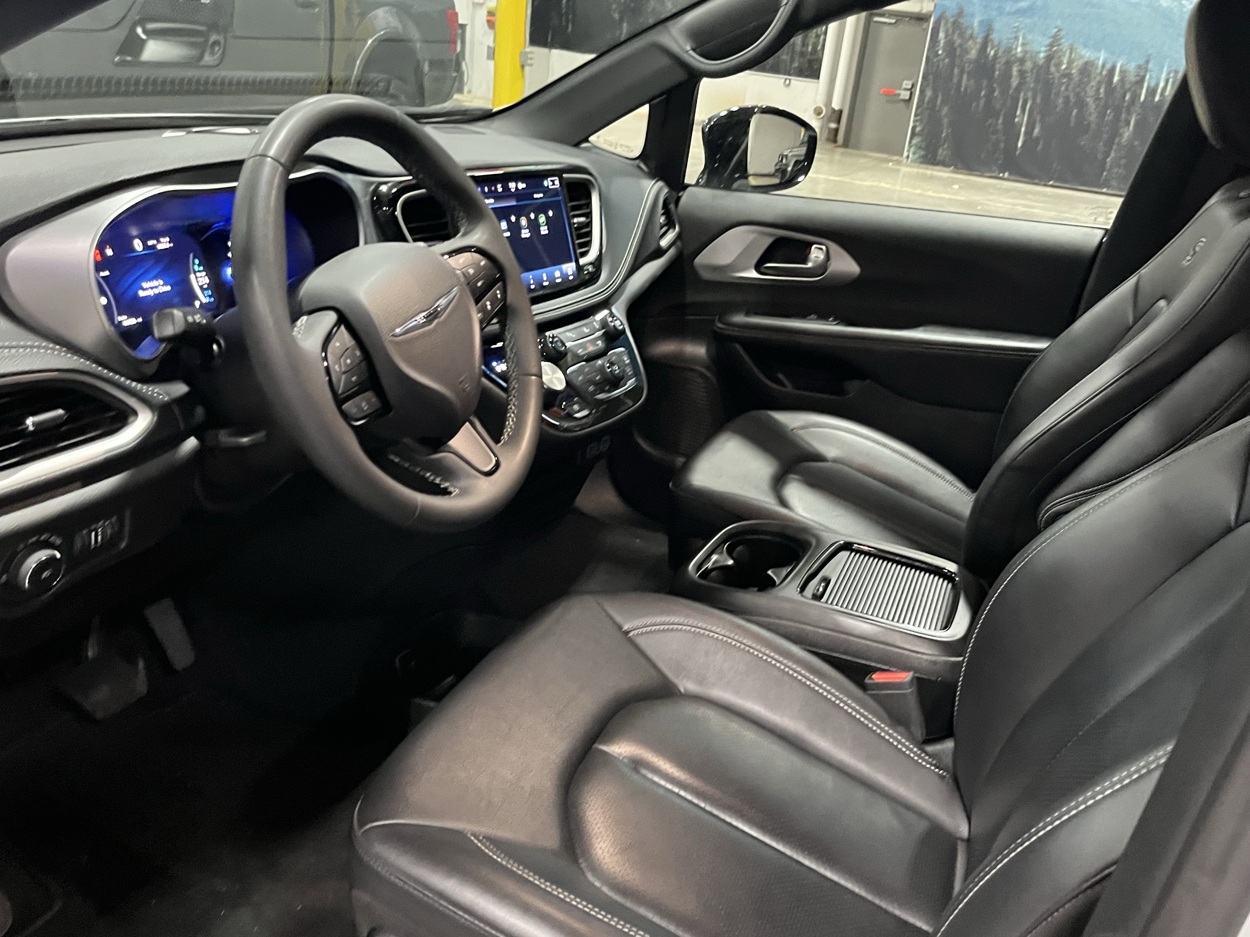 2024 Chrysler Pacifica Hybrid Select