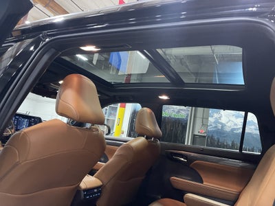 2022 Toyota Highlander Platinum