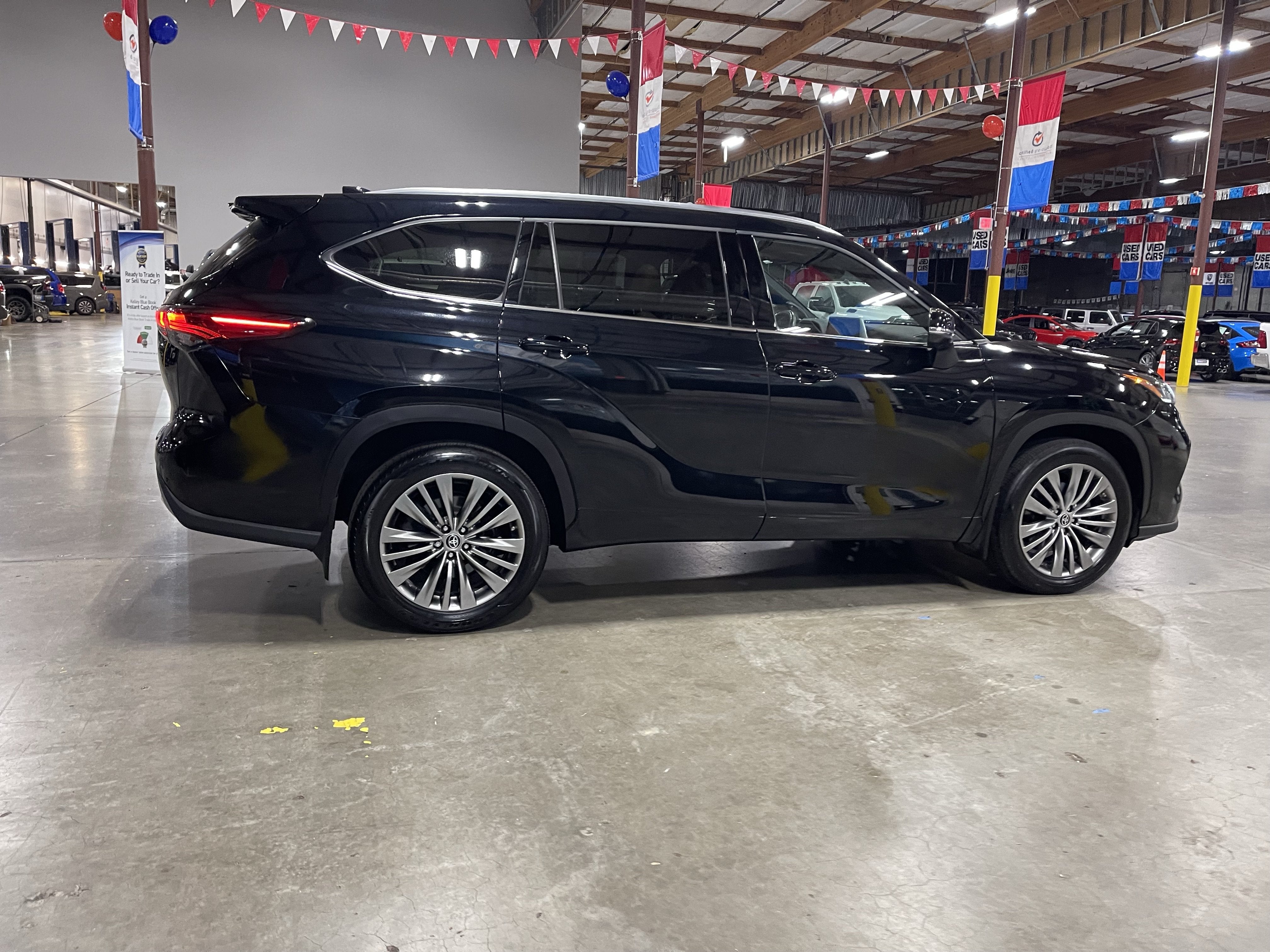 2022 Toyota Highlander Platinum