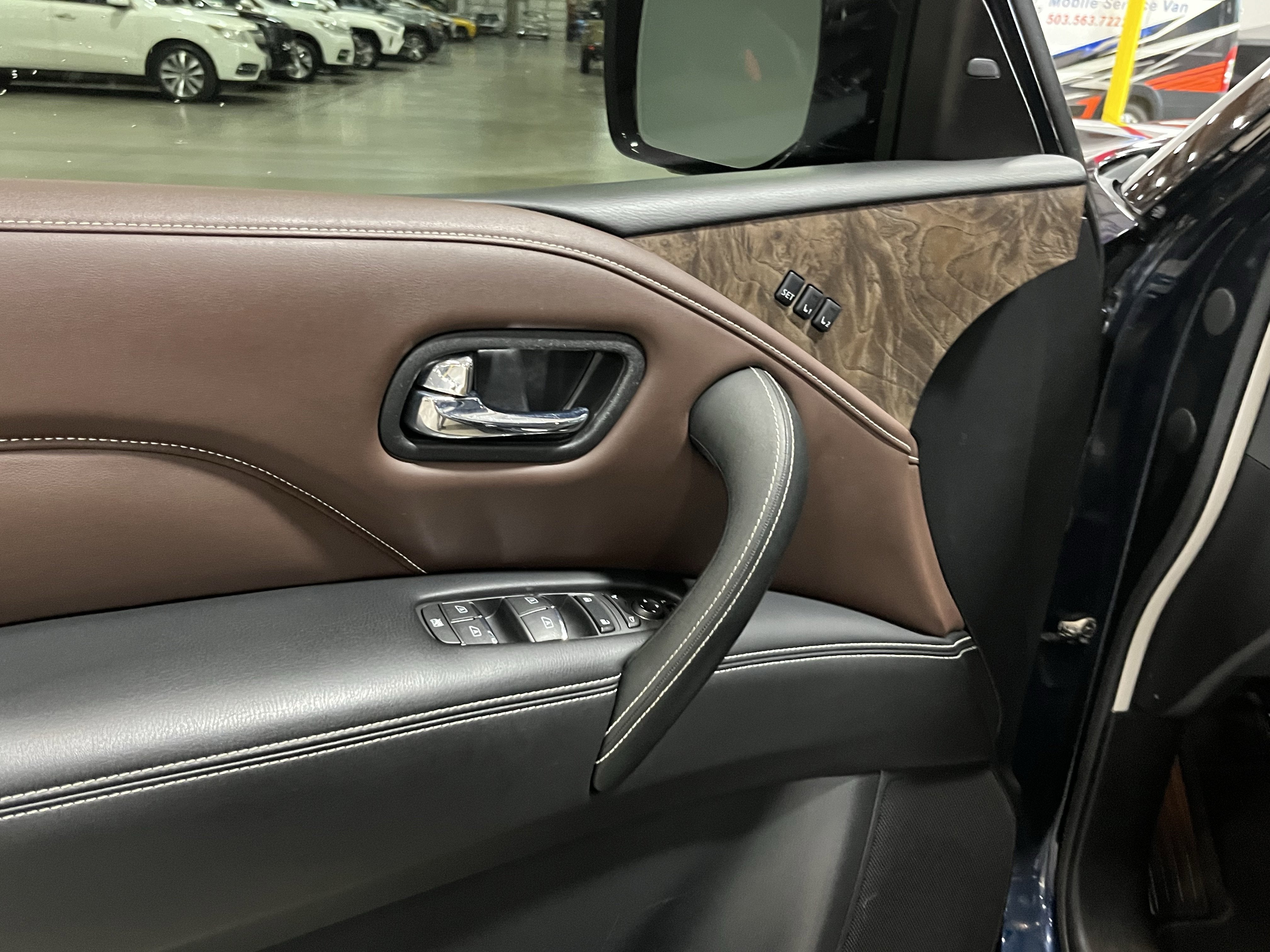 2022 INFINITI QX80 Premium Select