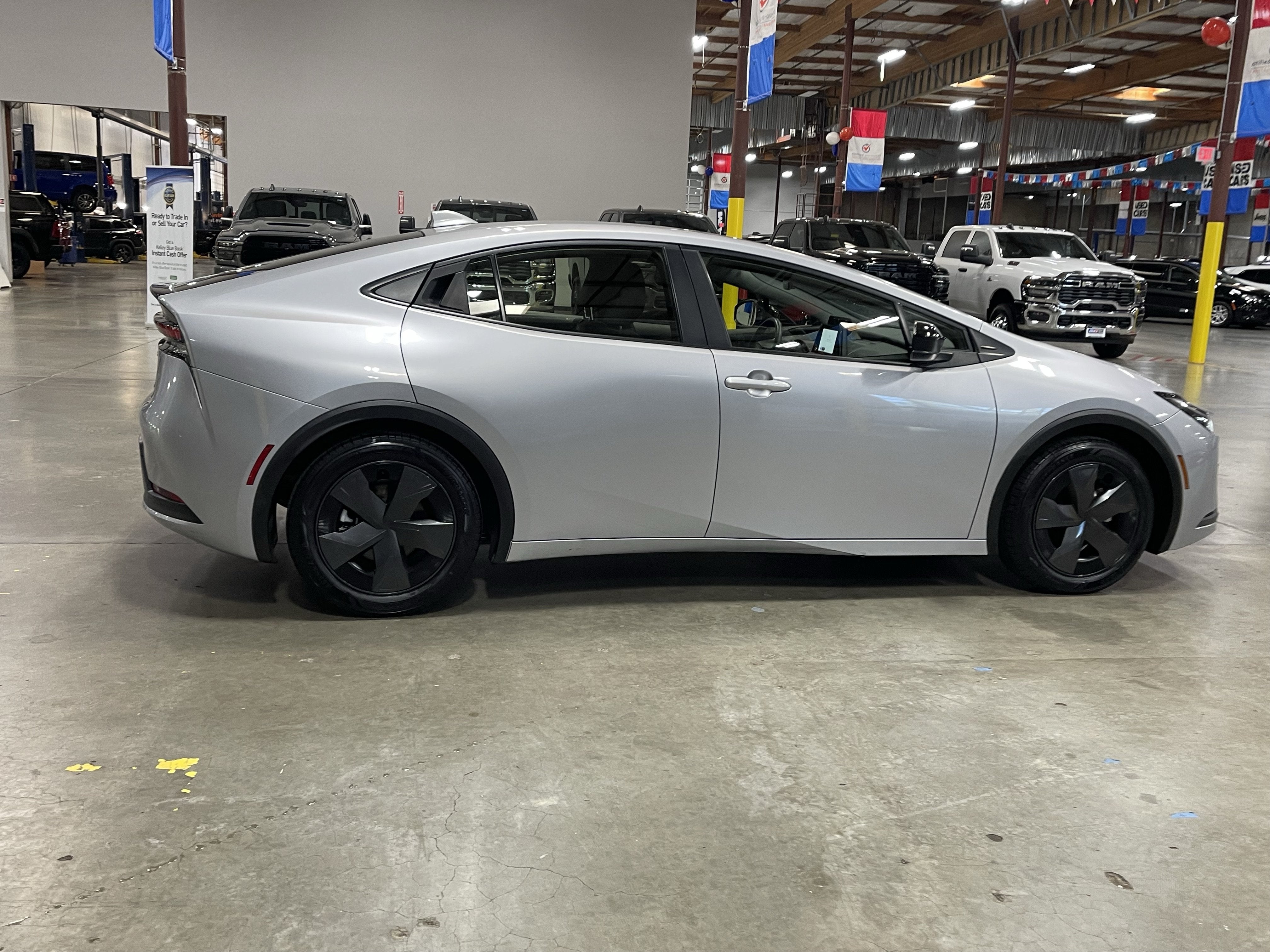 2025 Toyota Prius LE