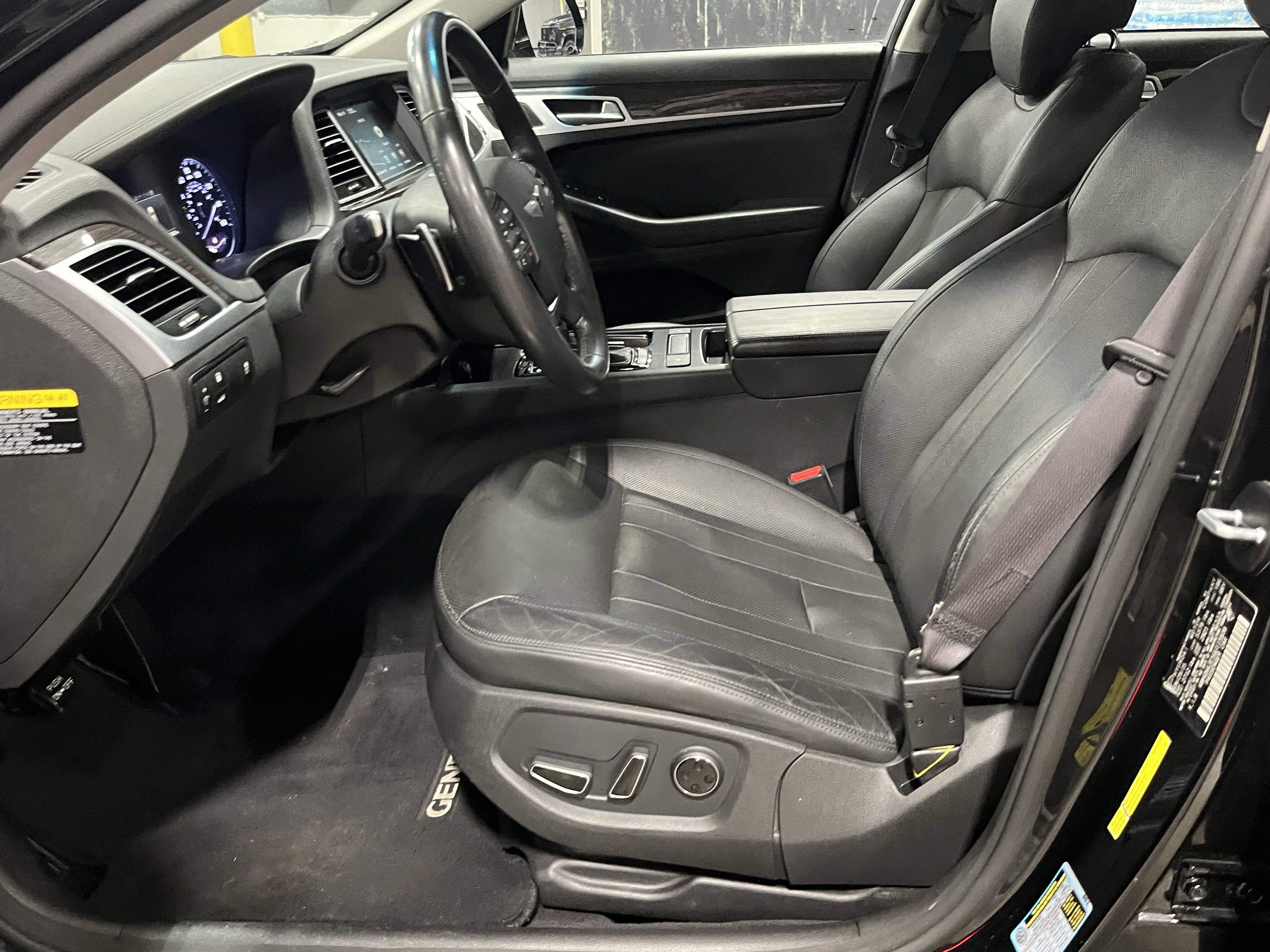 2016 Hyundai GENESIS 3.8
