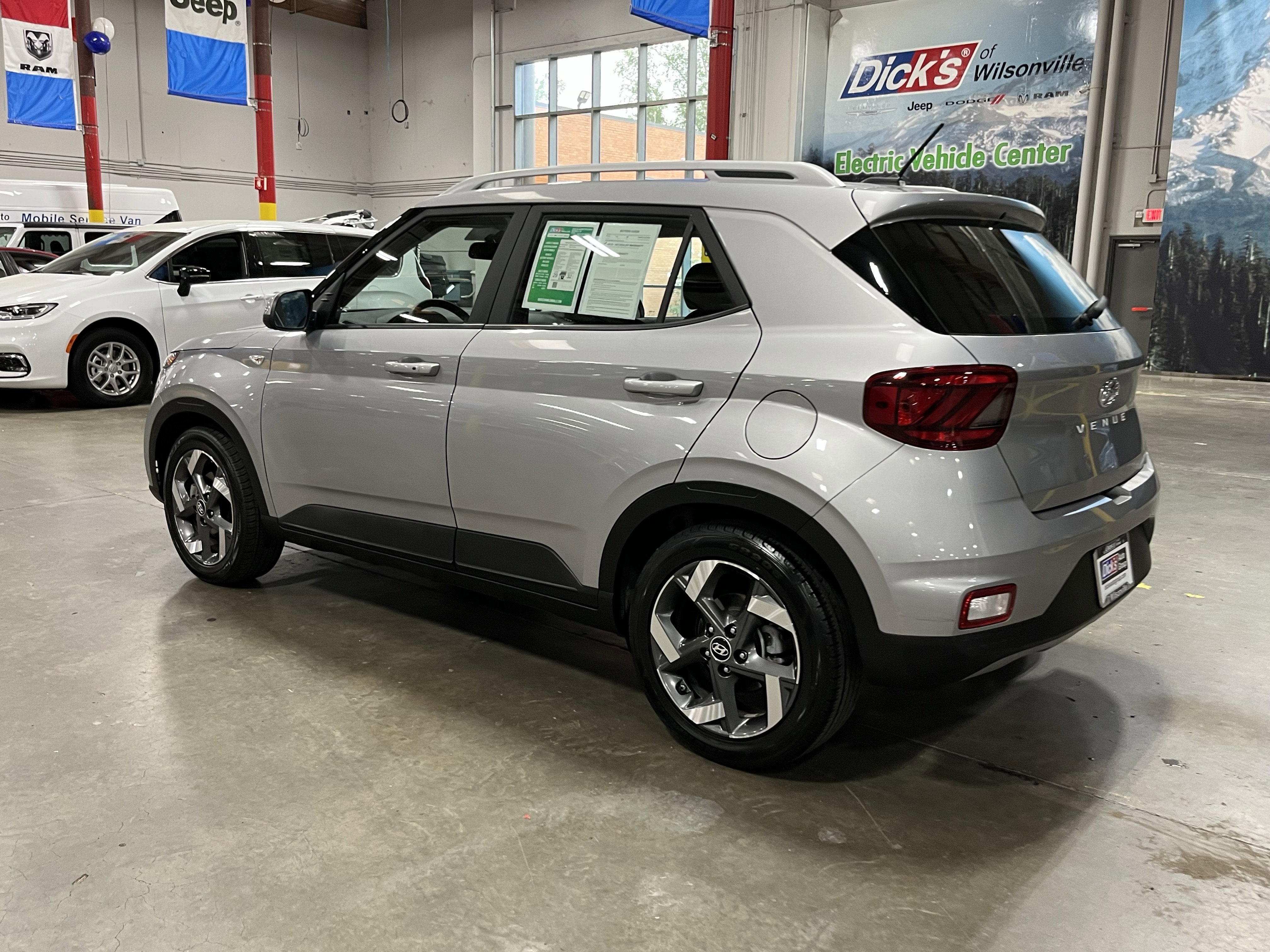 2025 Hyundai VENUE SEL