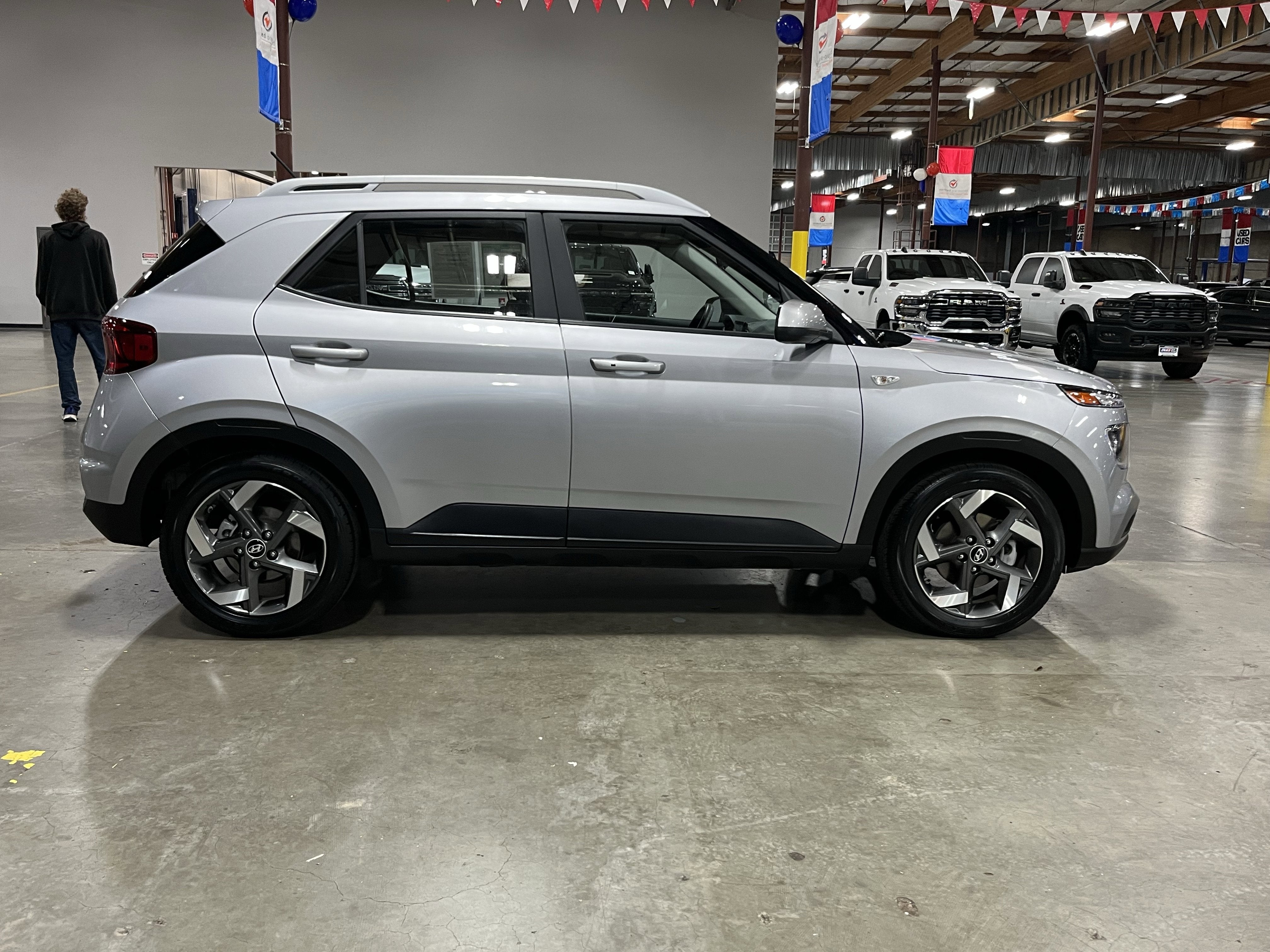 2025 Hyundai VENUE SEL