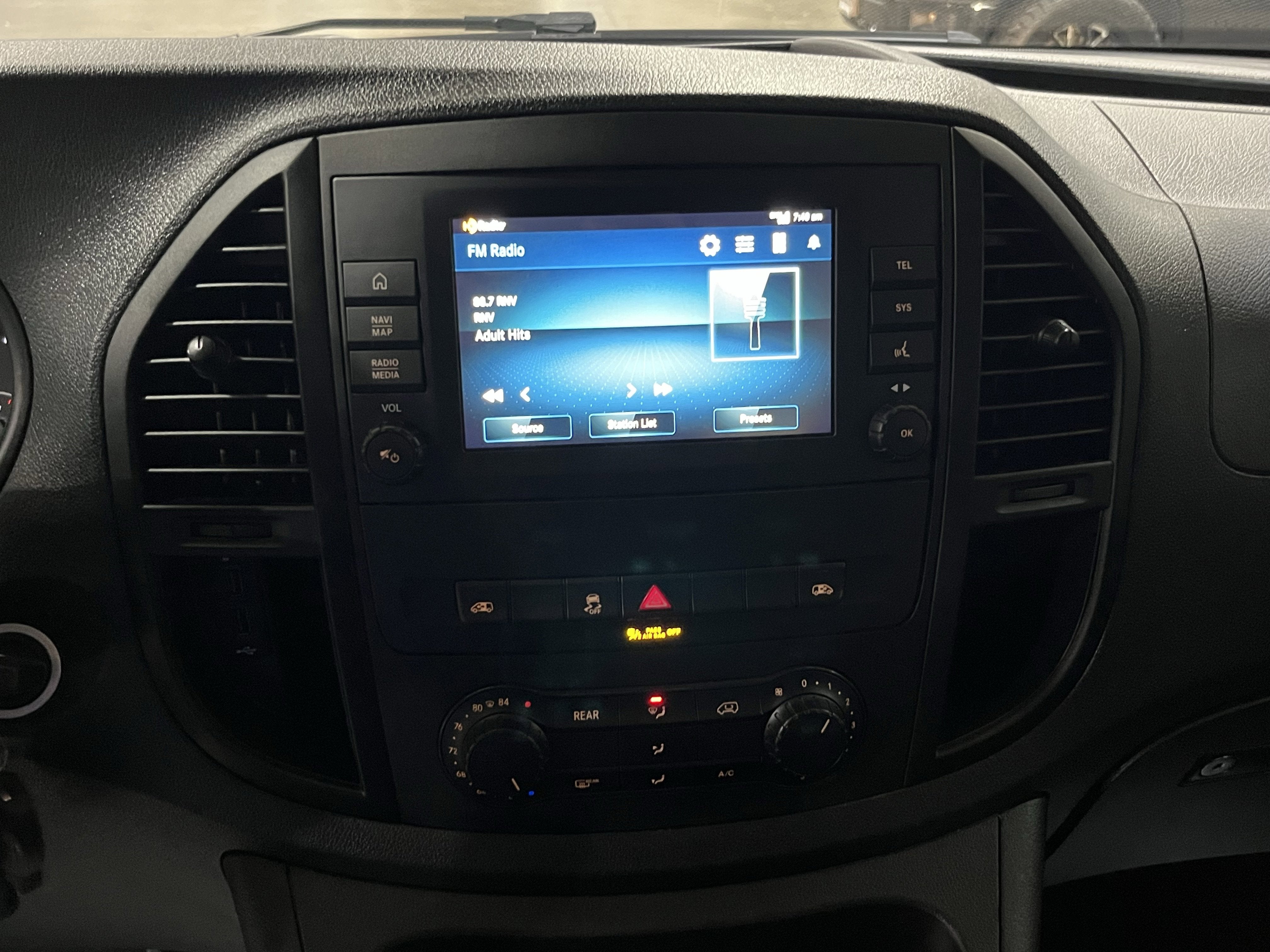 2023 Mercedes-Benz Metris Passenger