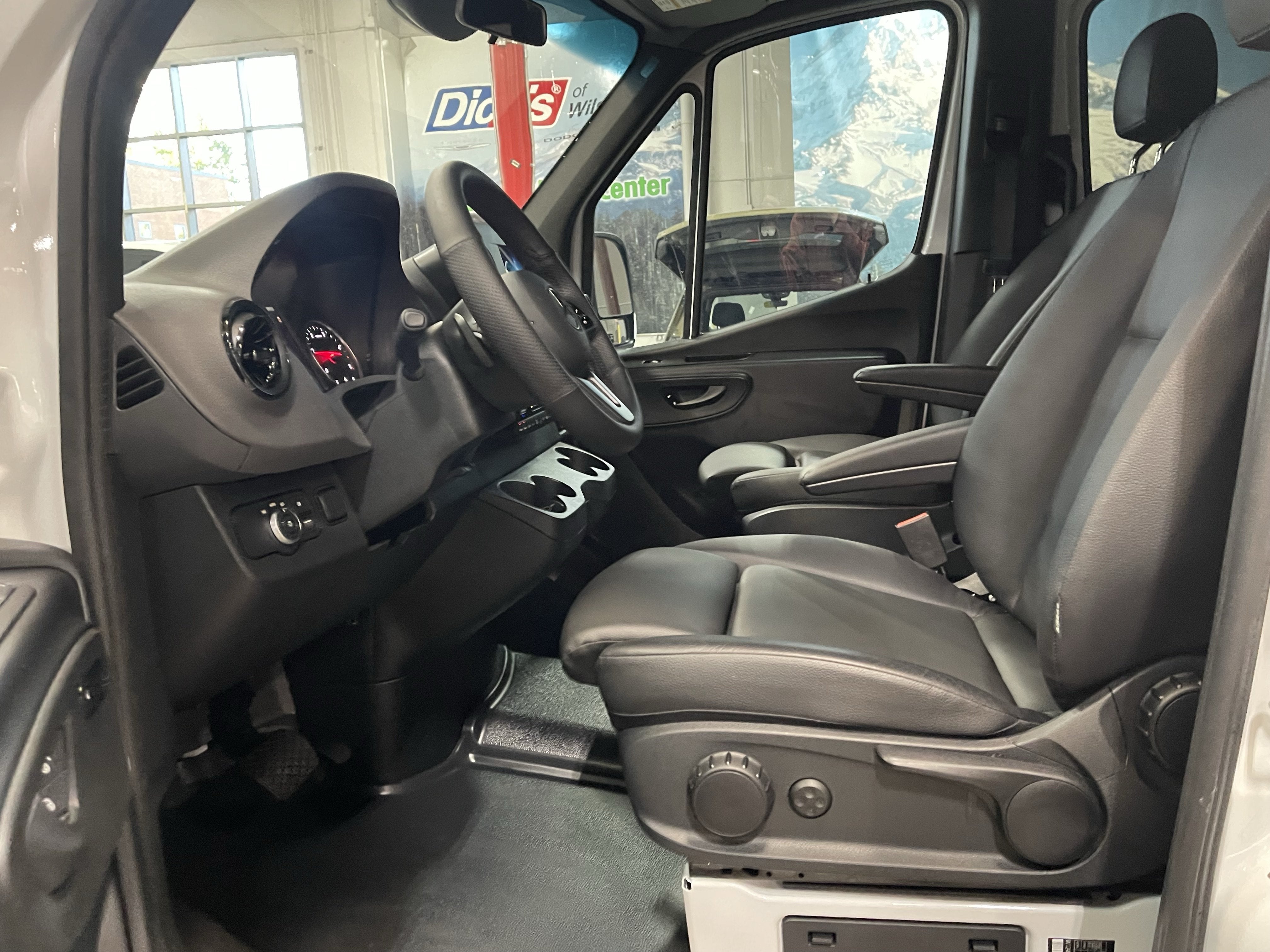 2024 Mercedes-Benz Sprinter 2500 Passenger 170 WB