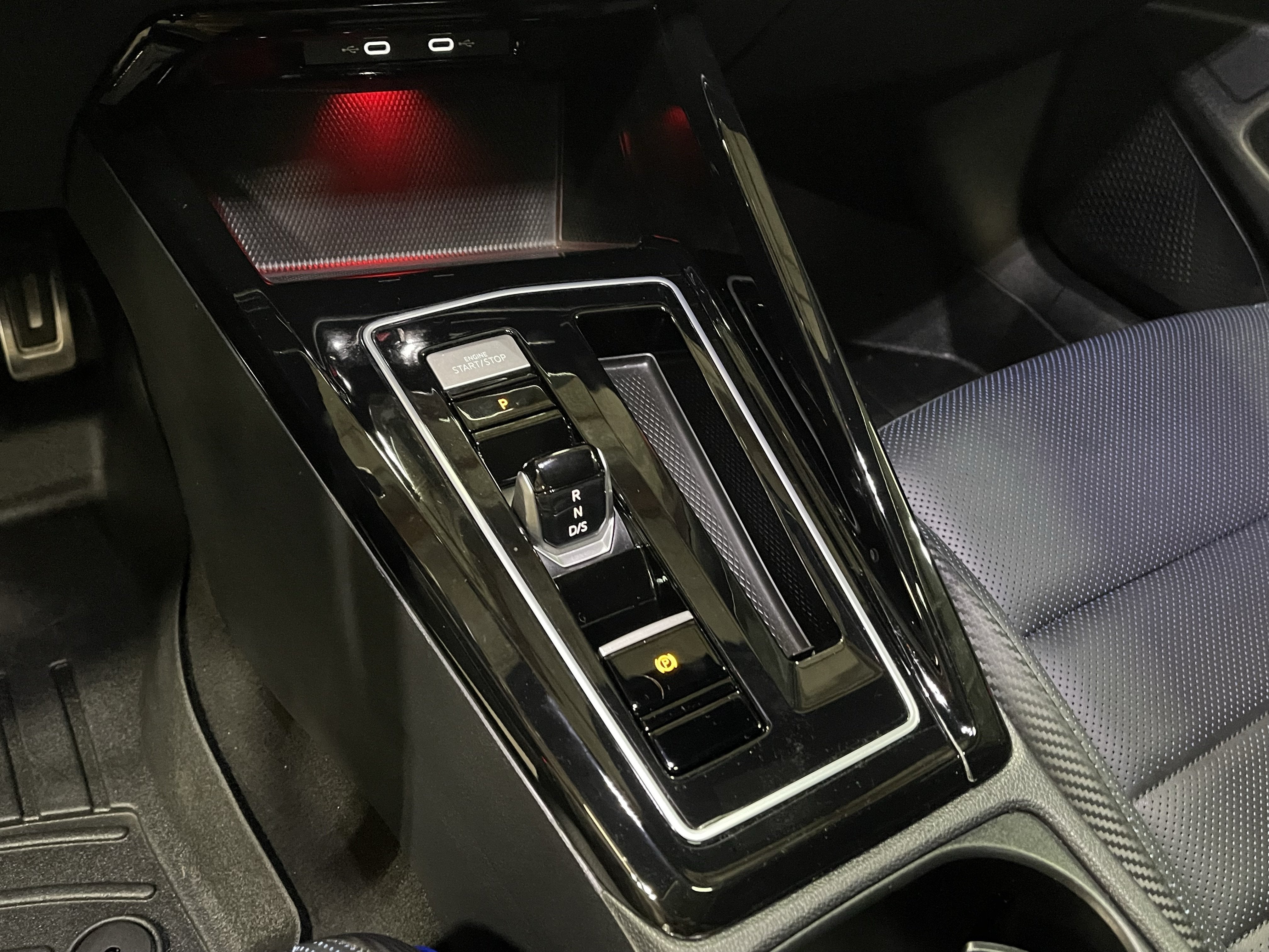 2024 Volkswagen Golf R 2.0T