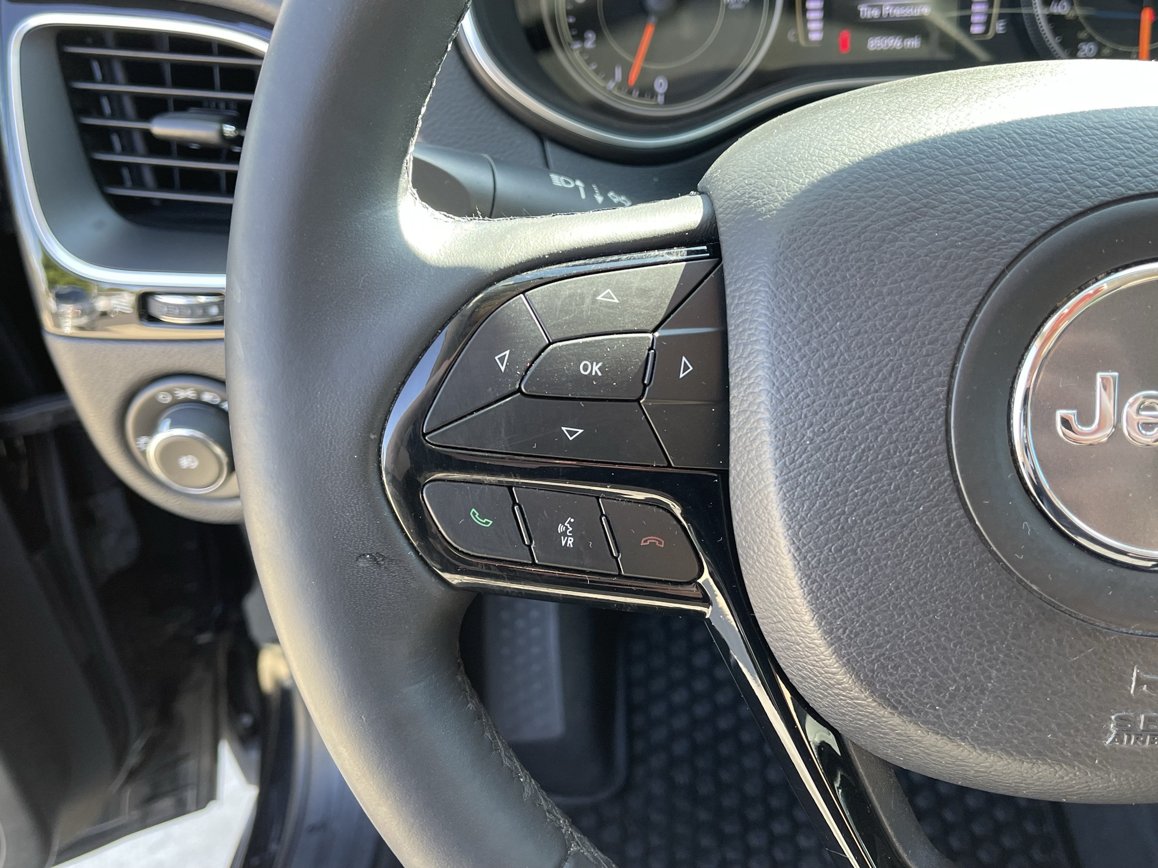 2019 Jeep Cherokee Altitude