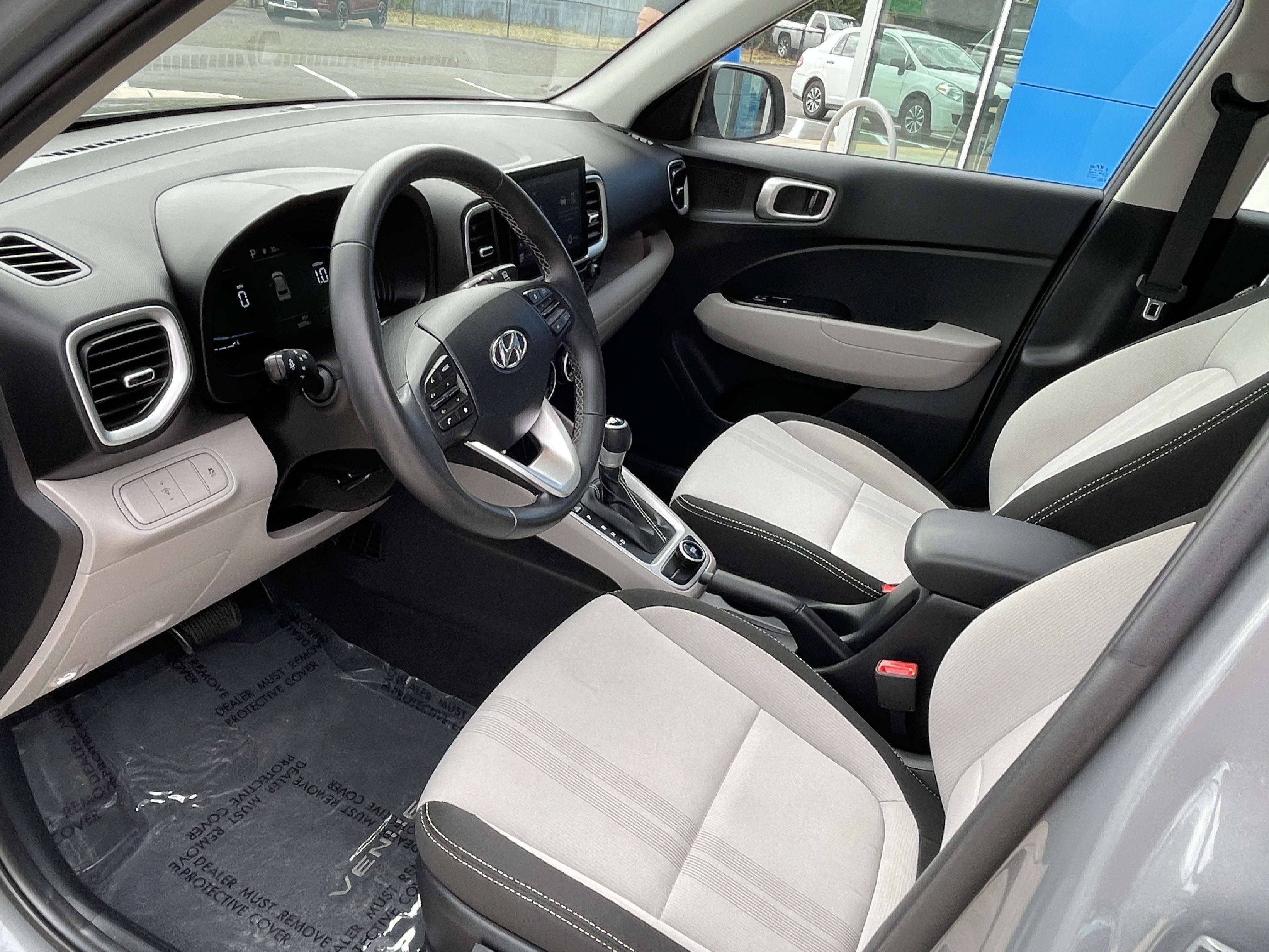 2023 Hyundai VENUE SEL